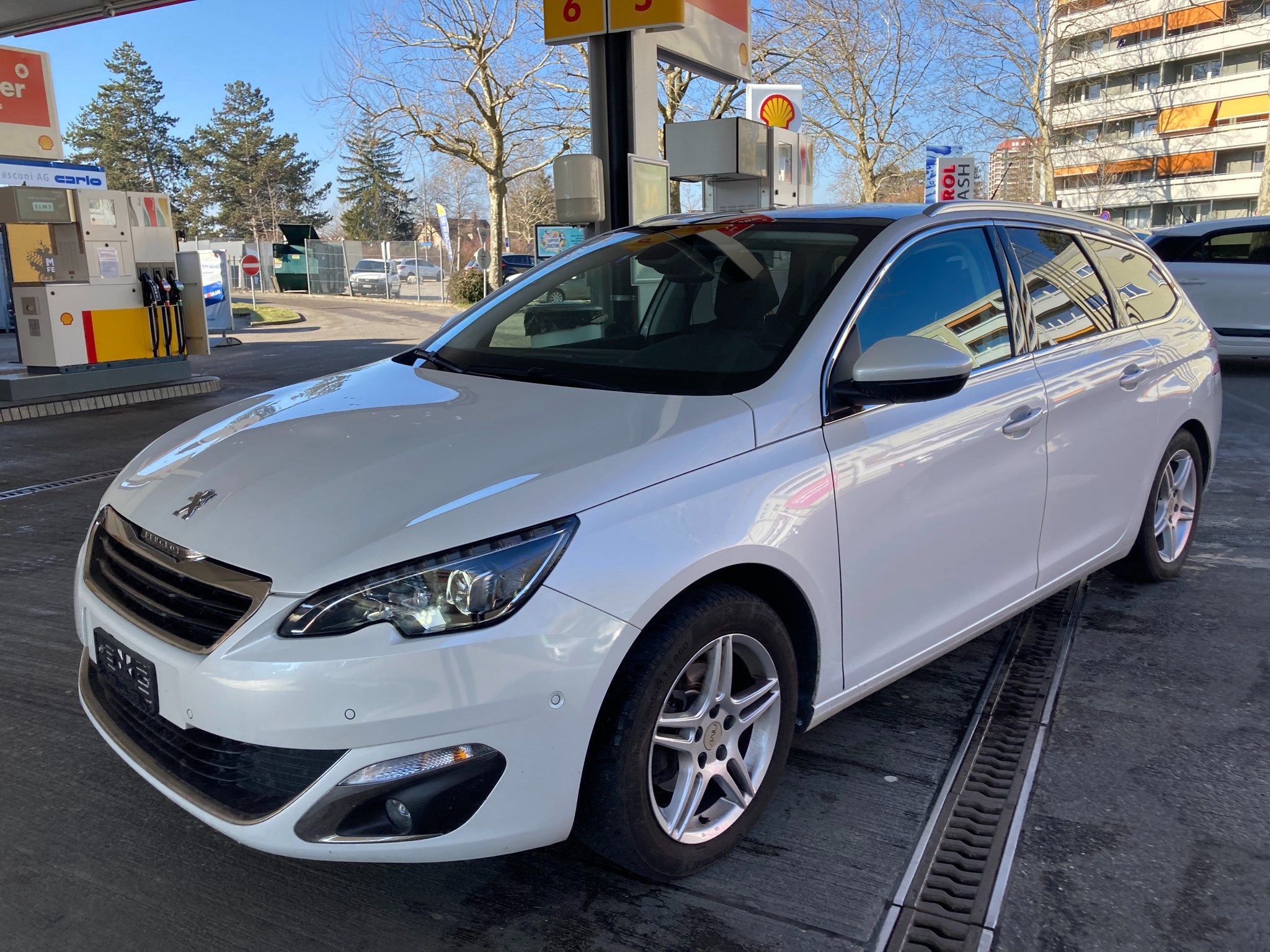 PEUGEOT 308 SW 1.2 THP Féline