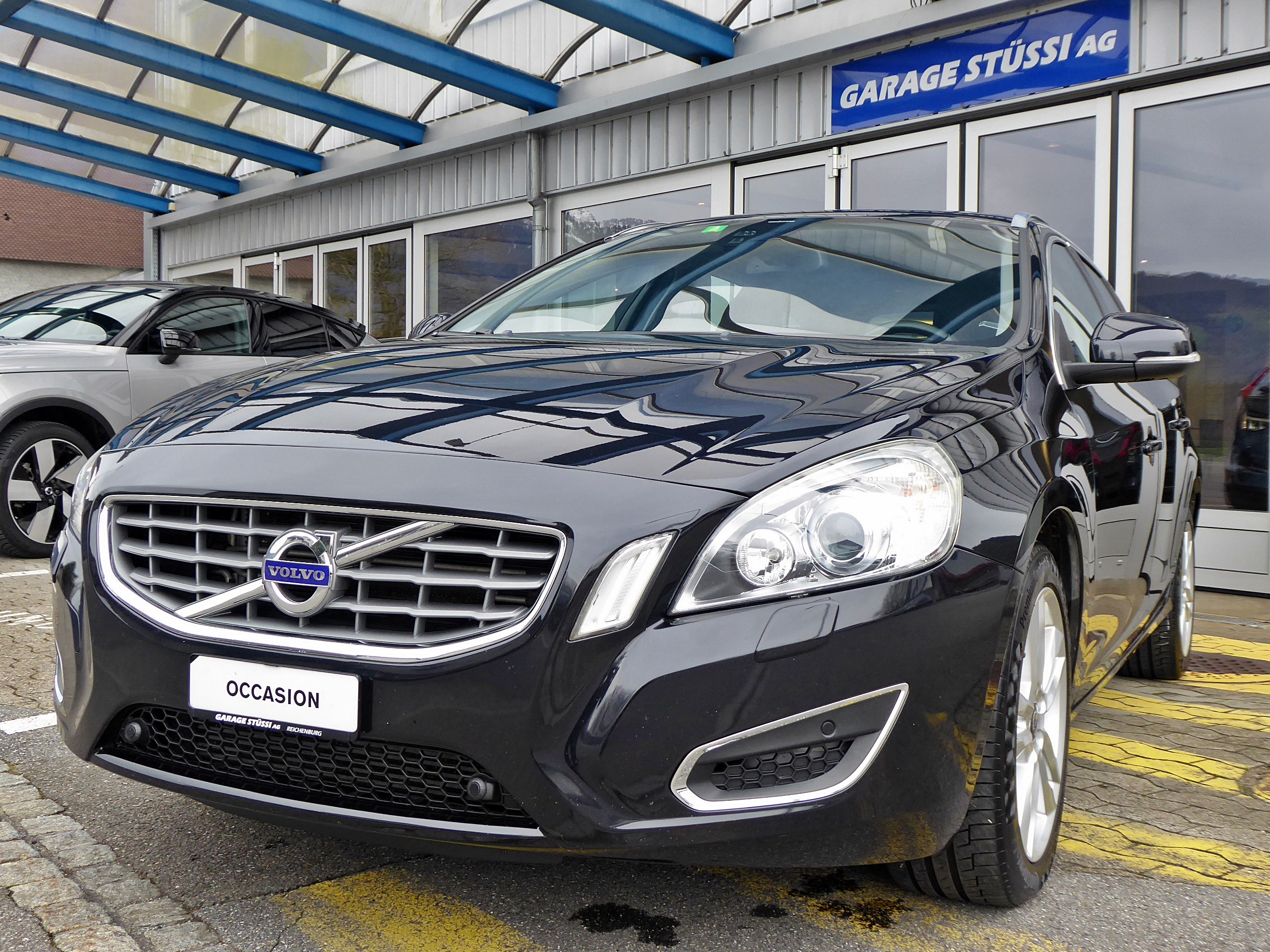 VOLVO V60 T5 Summum