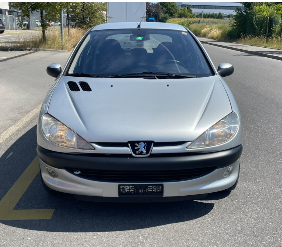 PEUGEOT 206 1.6 16V XT