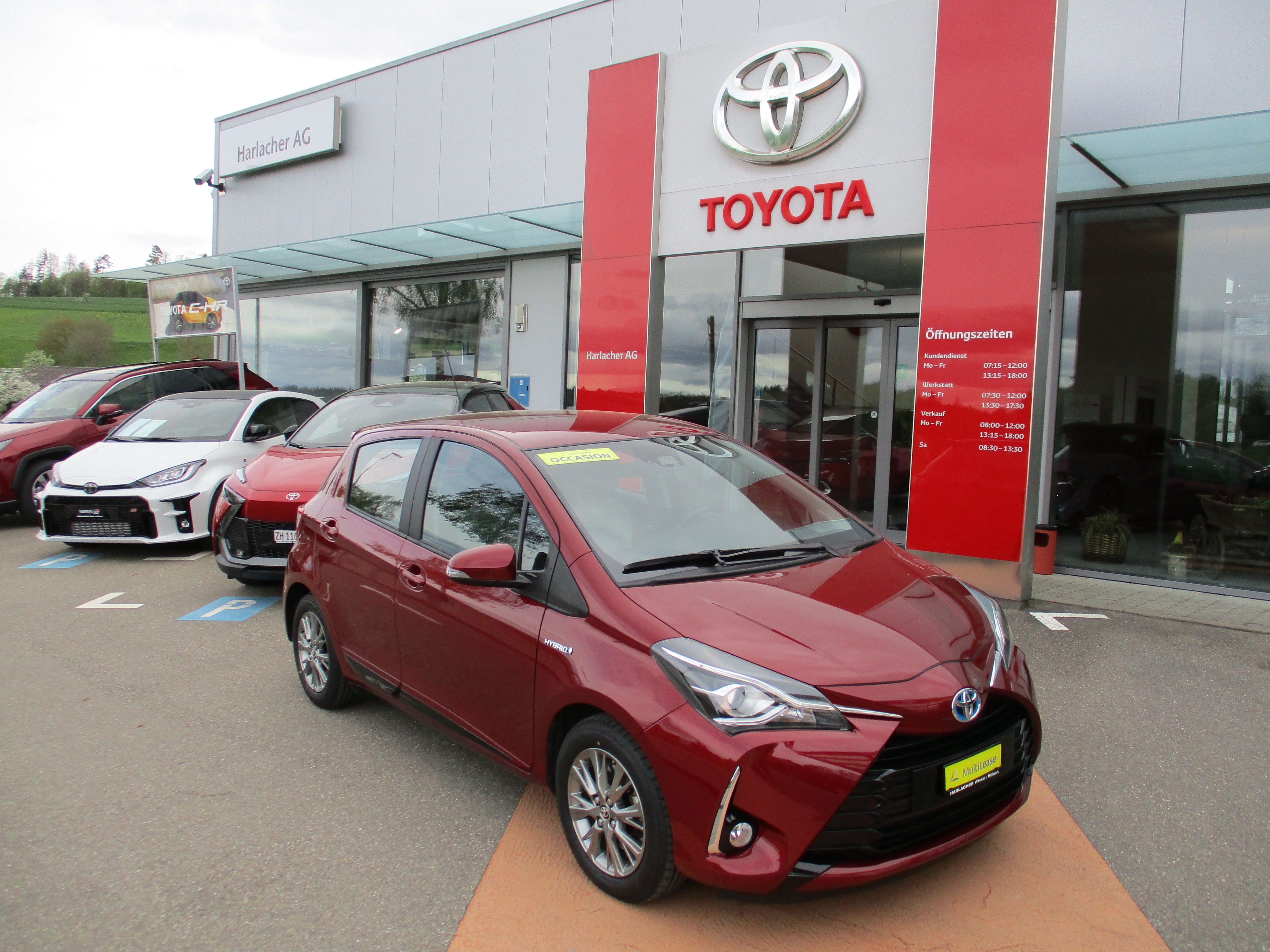 TOYOTA Yaris 1.5 VVT-i Hybrid Trend e-CVT