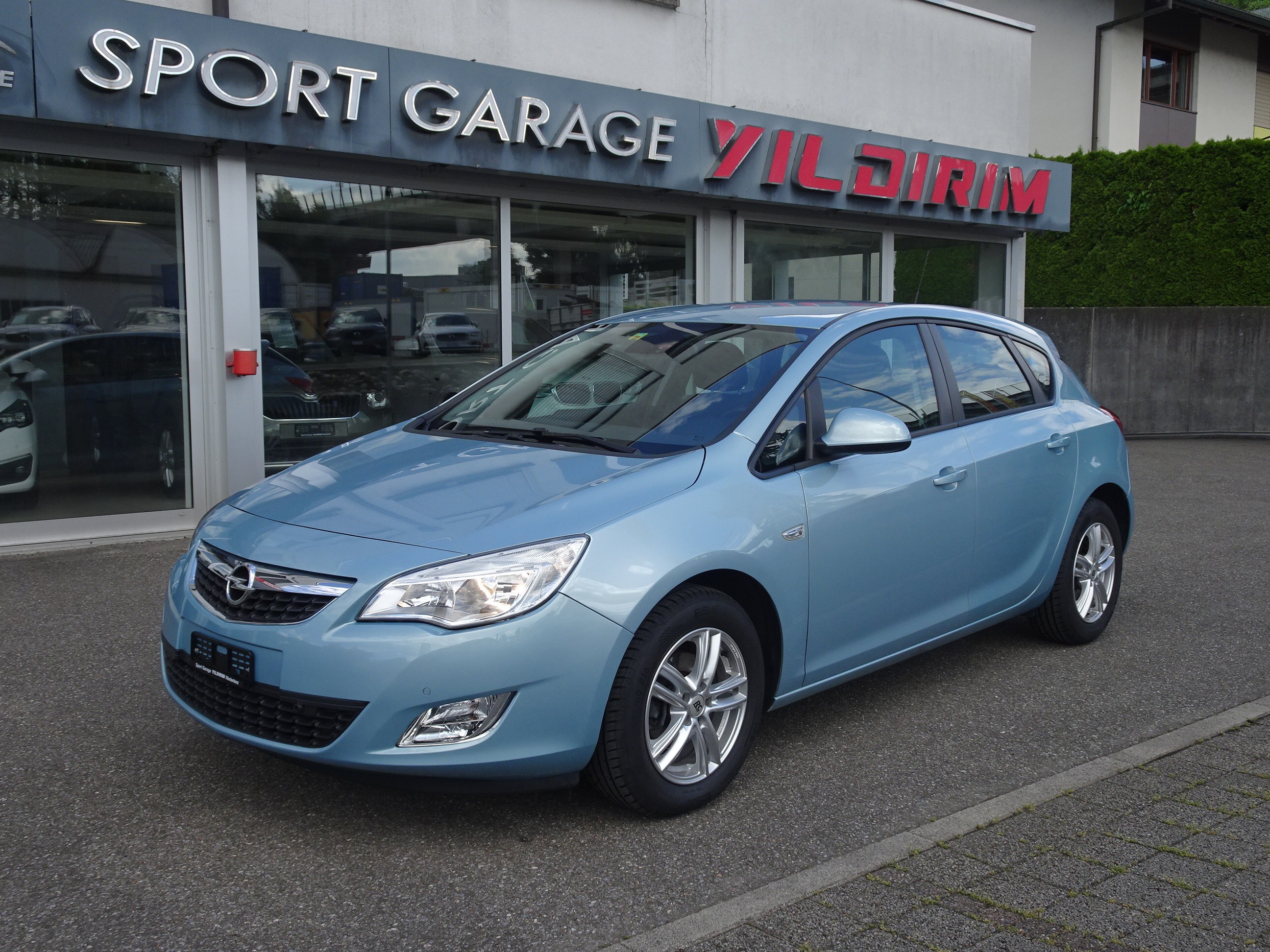 OPEL Astra 1.6i 16V Enjoy Automatic