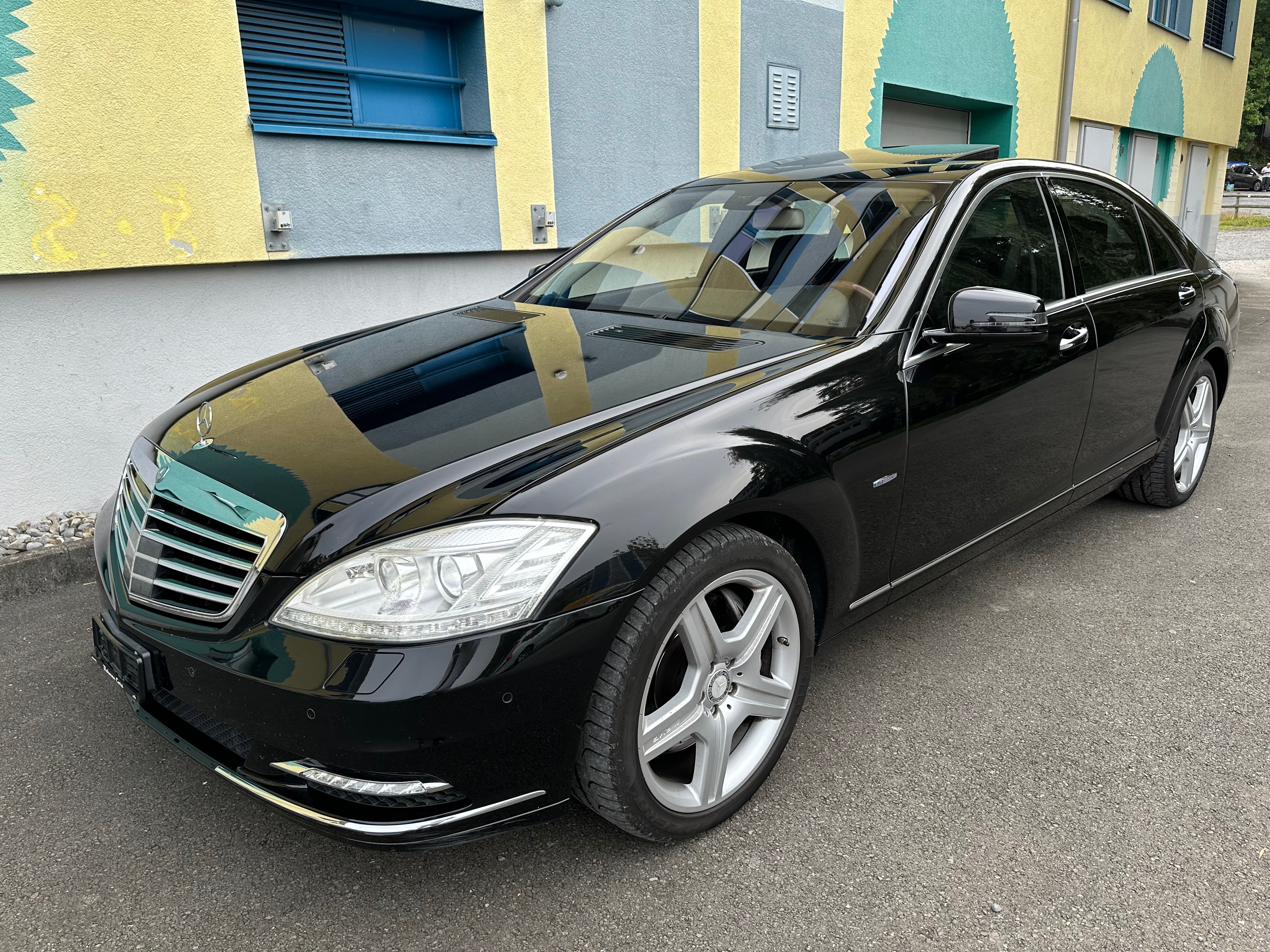 MERCEDES-BENZ S 500 L BlueEfficiency SS 4Matic 7G-Tronic