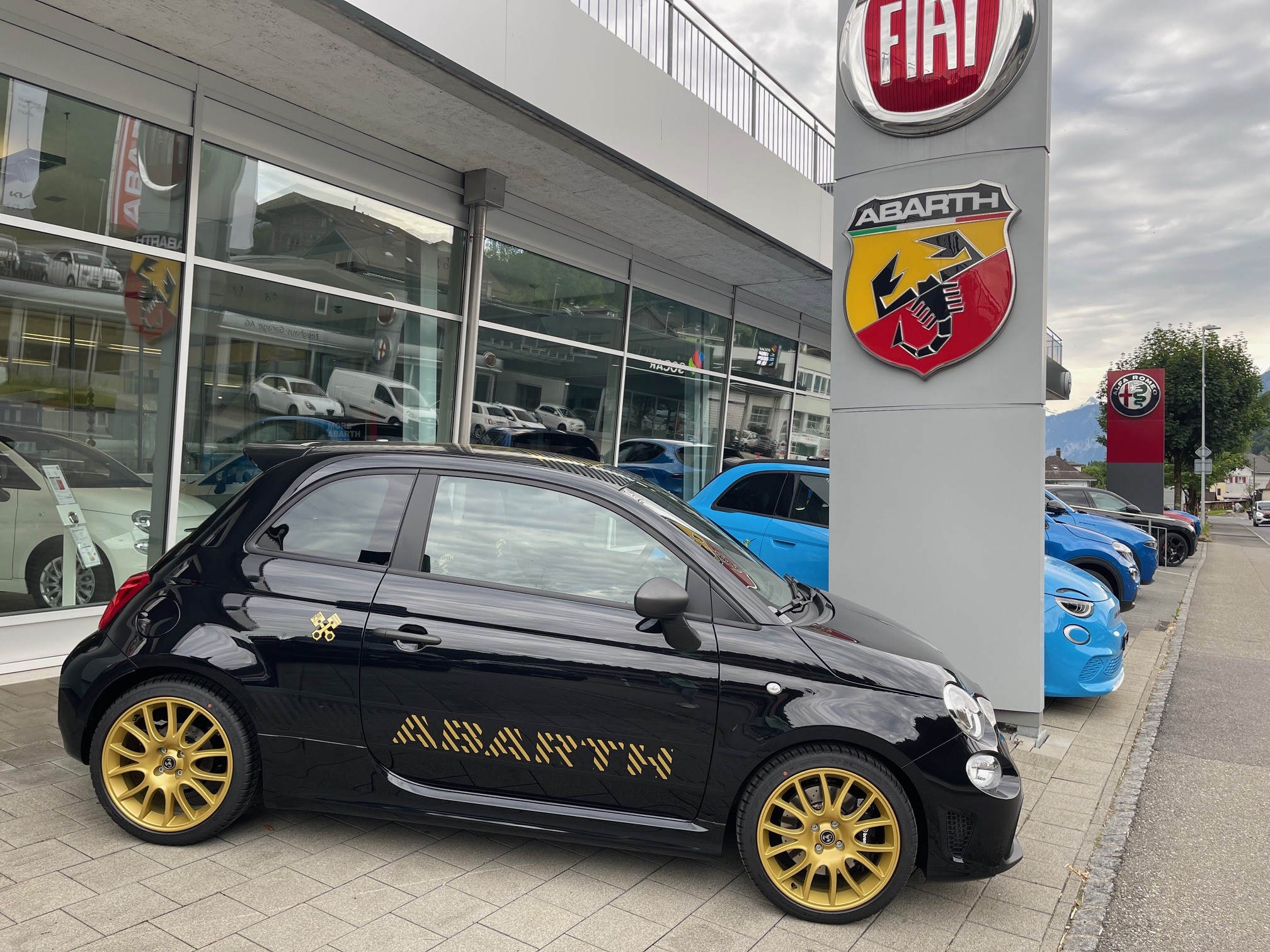 FIAT FIAT 695 1.4 16V Turbo Abarth 75° Anniversario 180PS - 3.9% Leasing