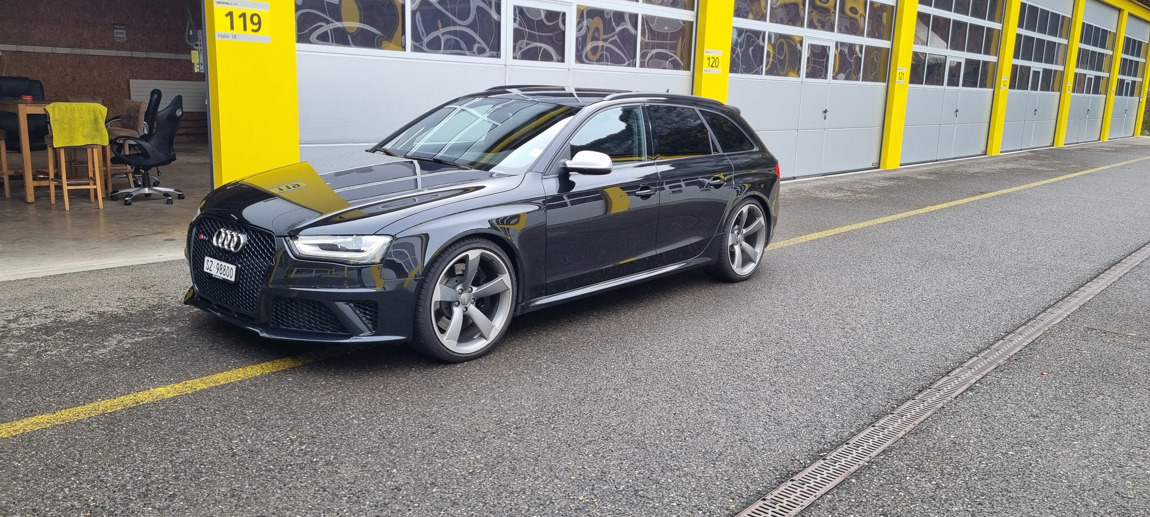 AUDI RS4 Avant 4.2 FSI V8 quattro S-tronic