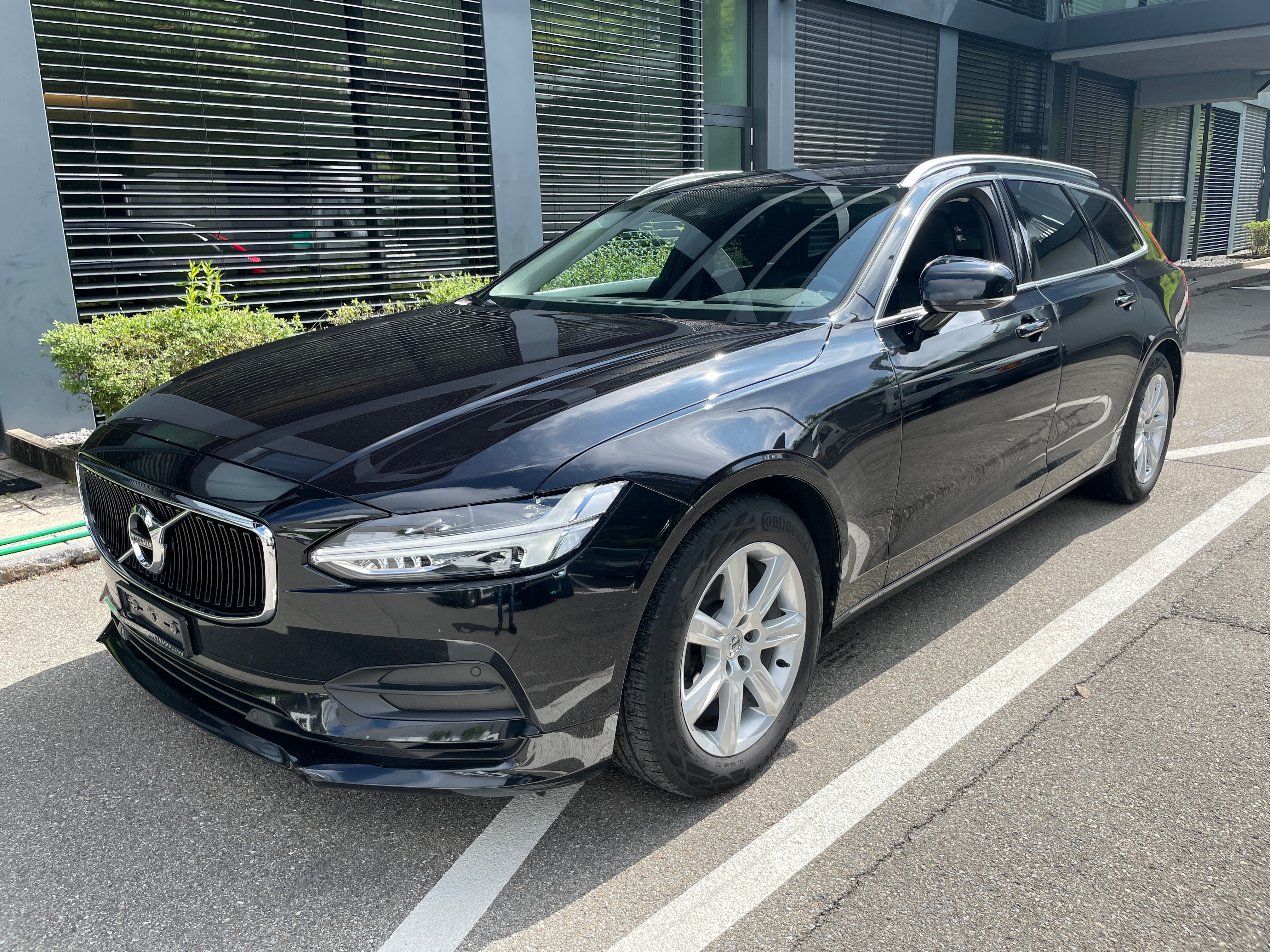 VOLVO V90 D3 AWD Momentum Geartronic