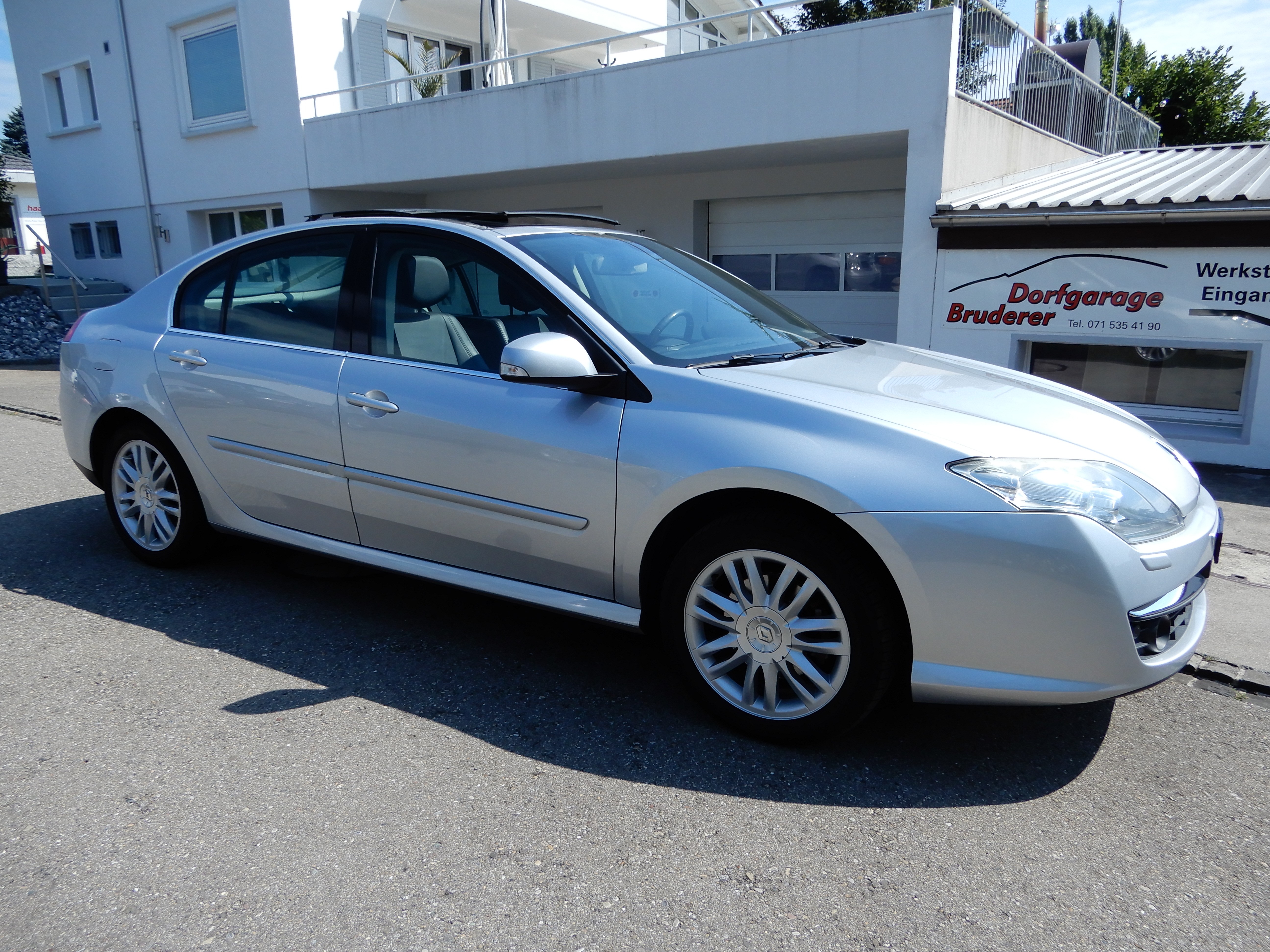 RENAULT Laguna 2.0 16V T Initiale Automatic