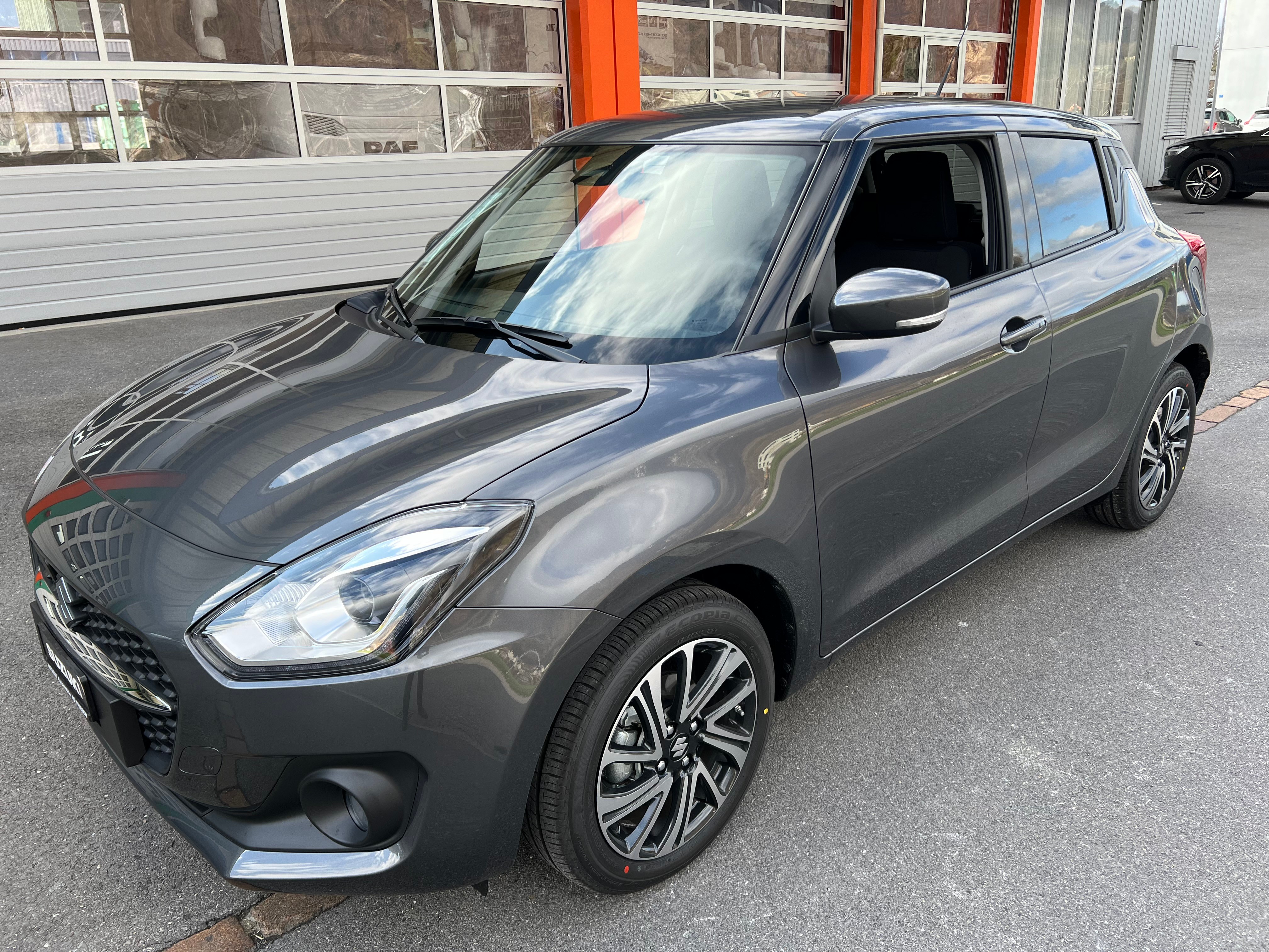 SUZUKI Swift 1.2 Compact Top Hybrid CVT