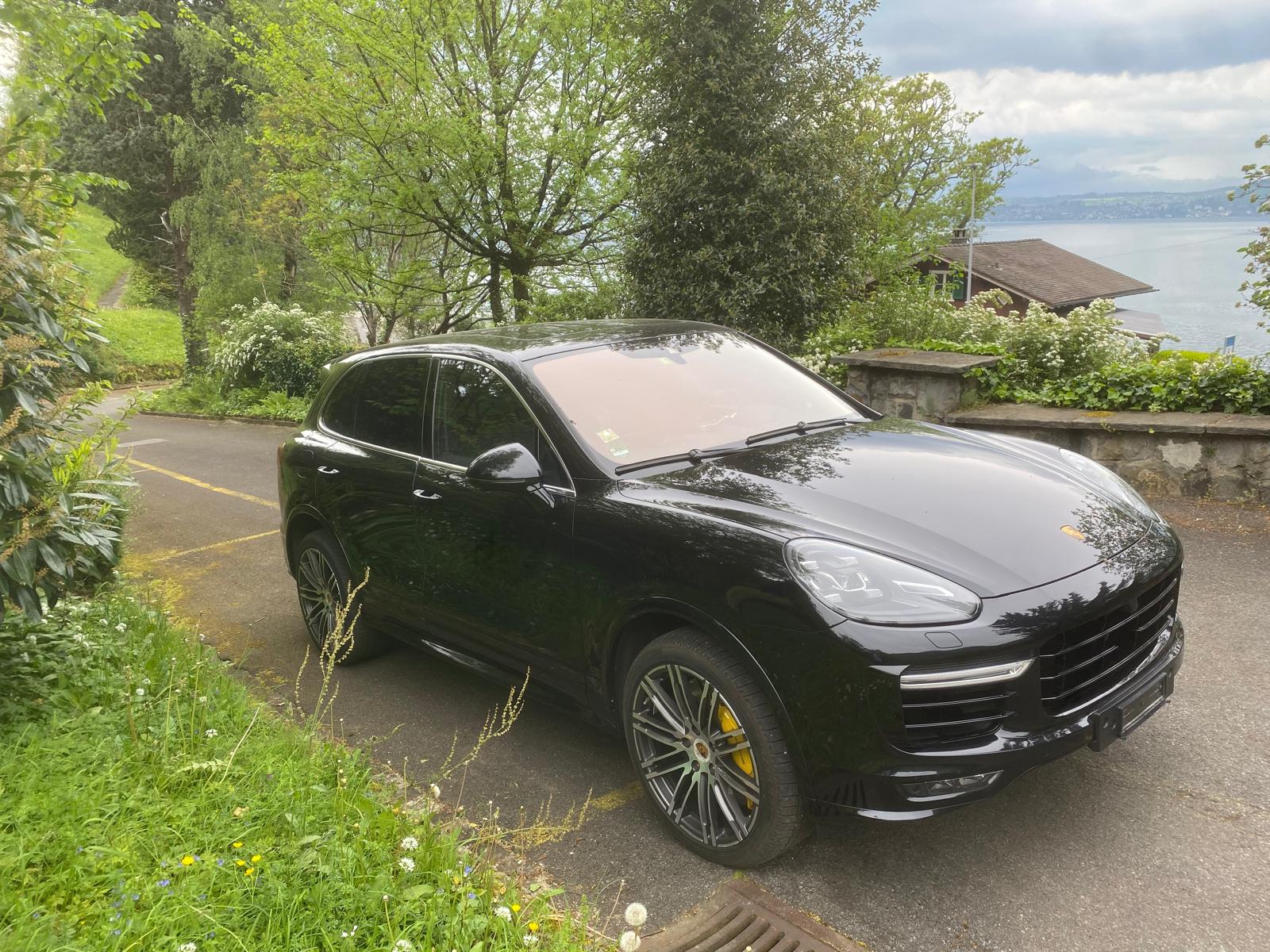 PORSCHE Cayenne Turbo S