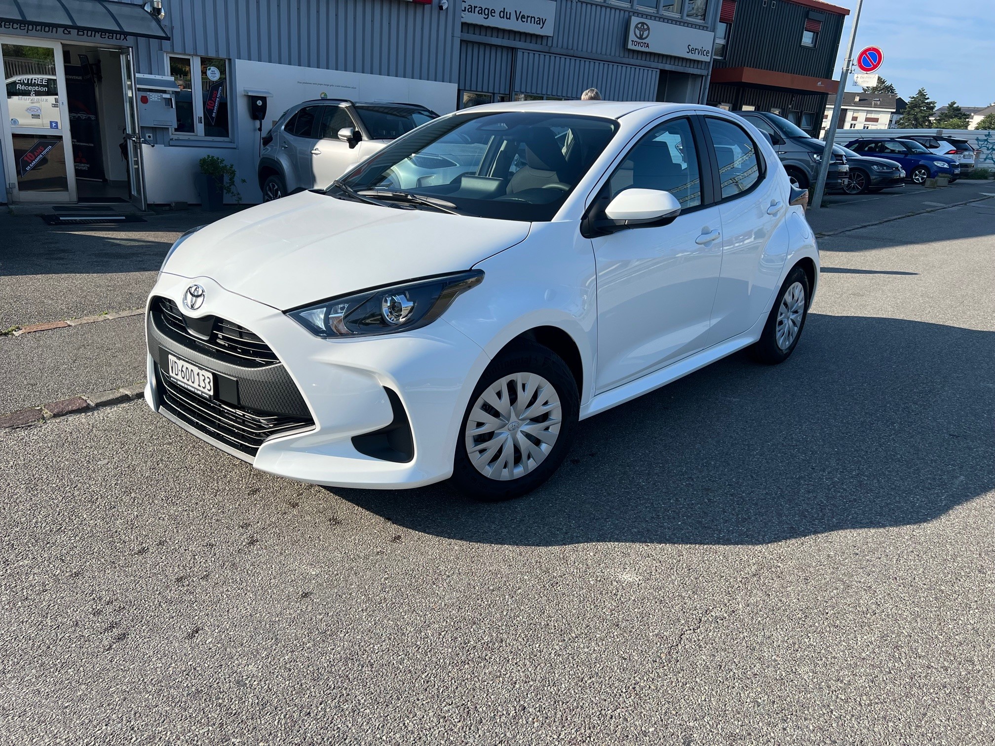 TOYOTA Yaris 1.5 Comfort e-CVT