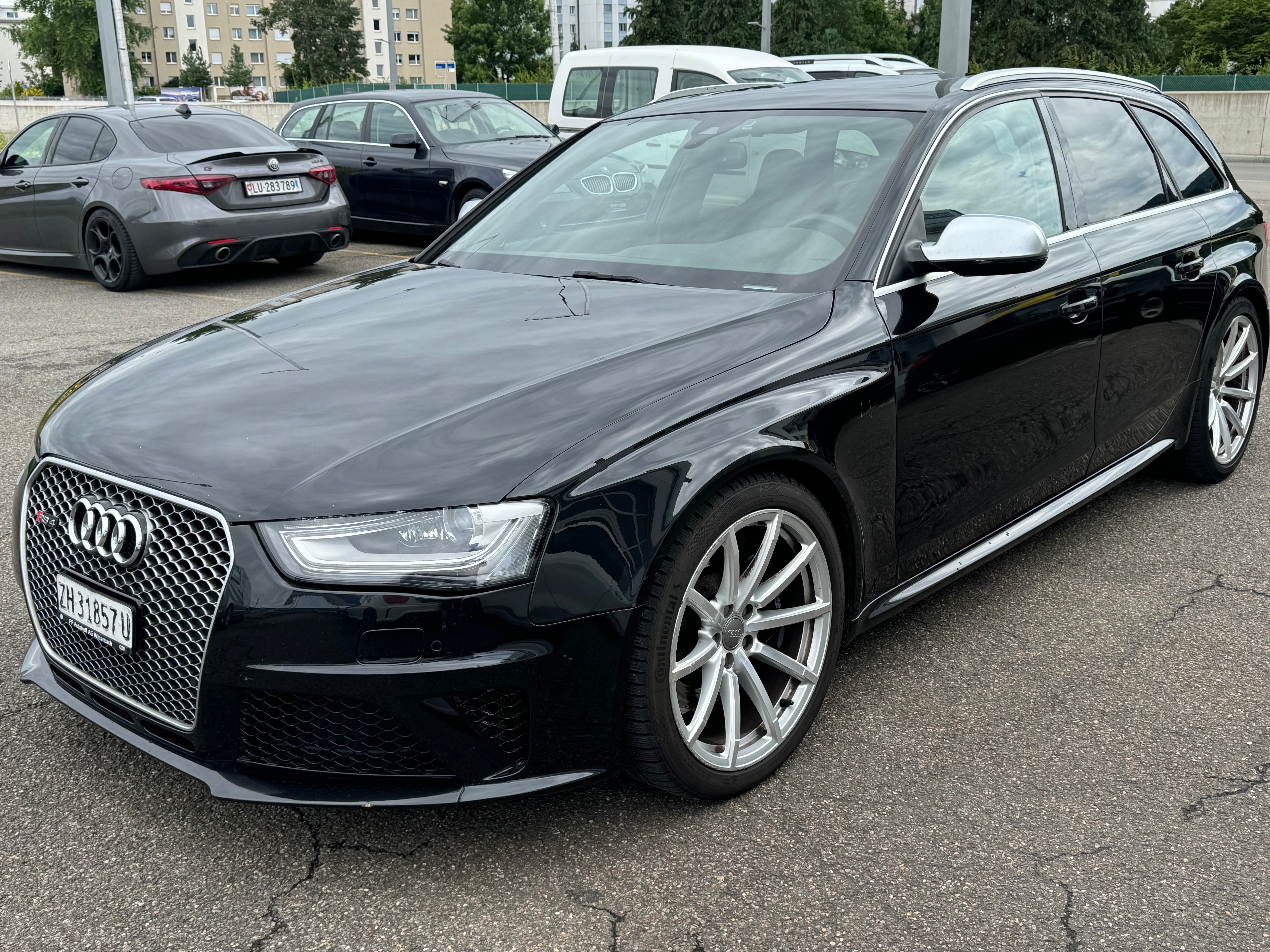 AUDI RS4 Avant 4.2 FSI V8 quattro S-tronic