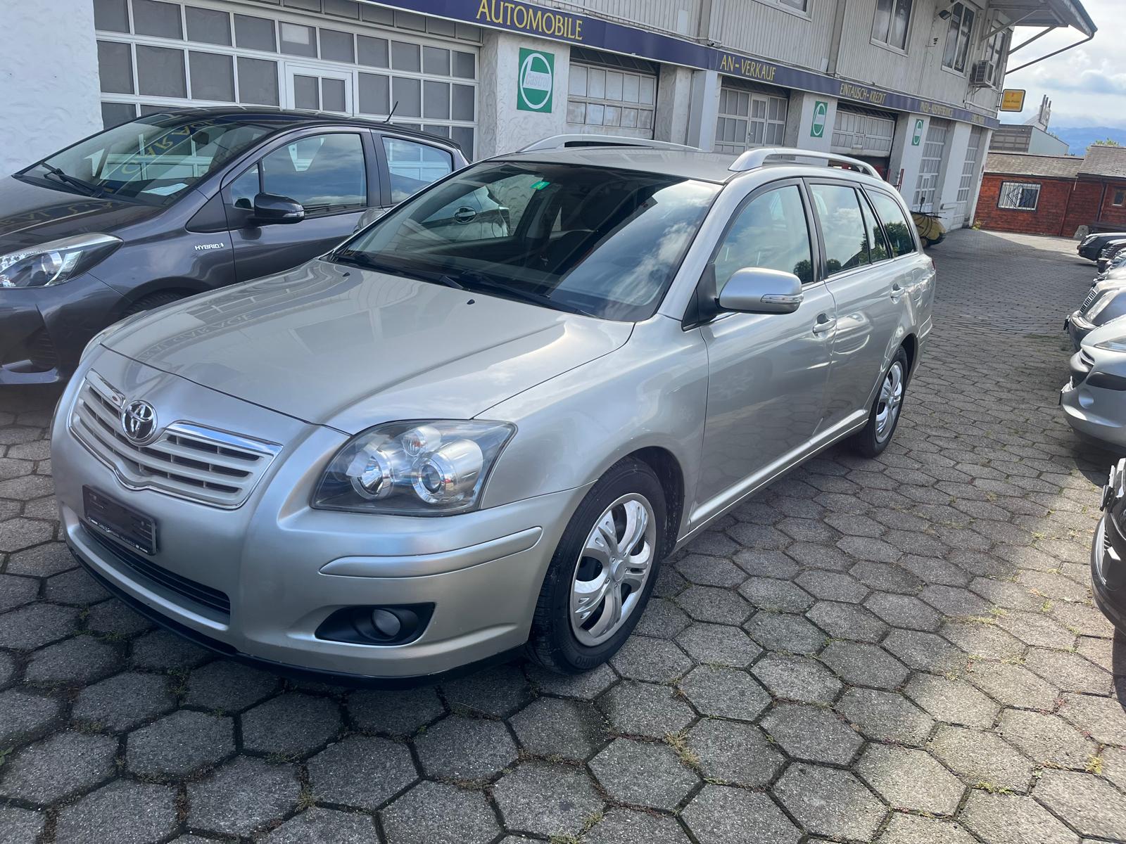 TOYOTA Avensis 2.0 D4 VVT-i Linea Sol Sportswagon