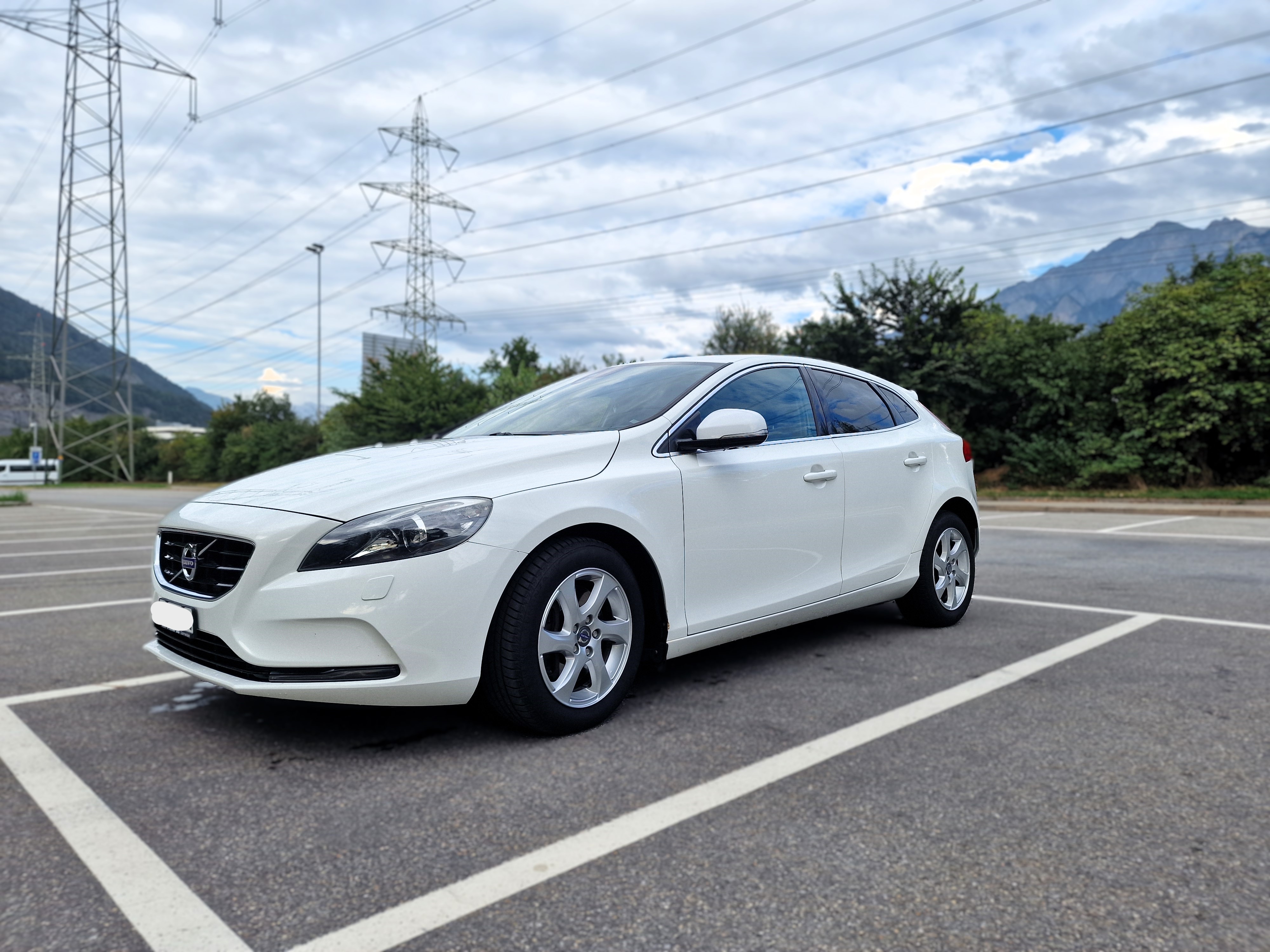 VOLVO V40 D3 Momentum