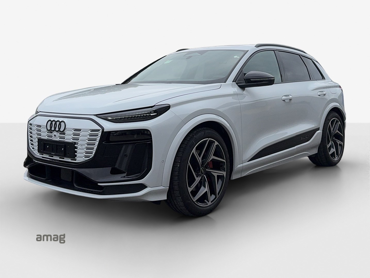 AUDI Q6 e-tron quattro