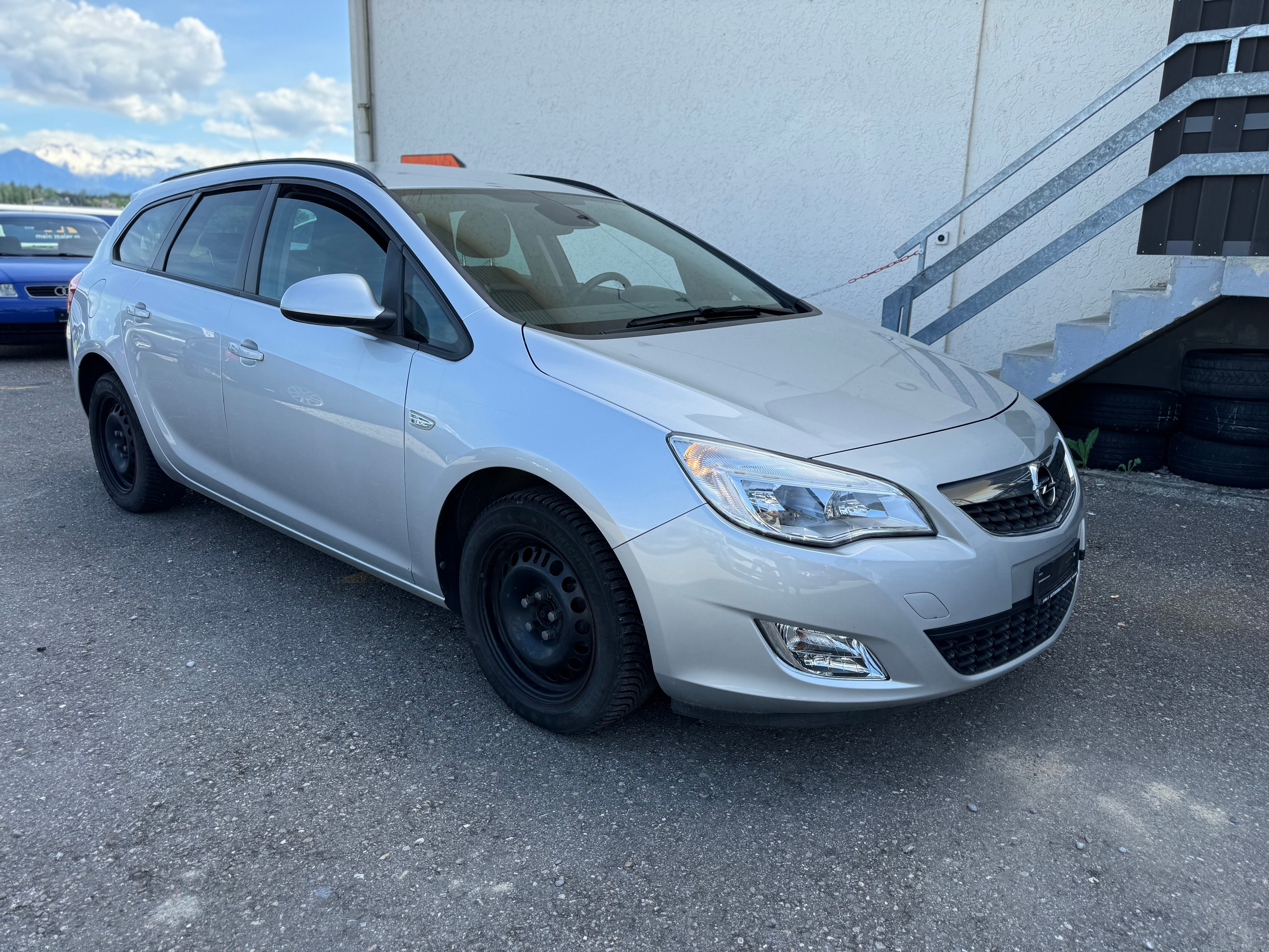 OPEL Astra SportsTourer 1.6i 16V Enjoy