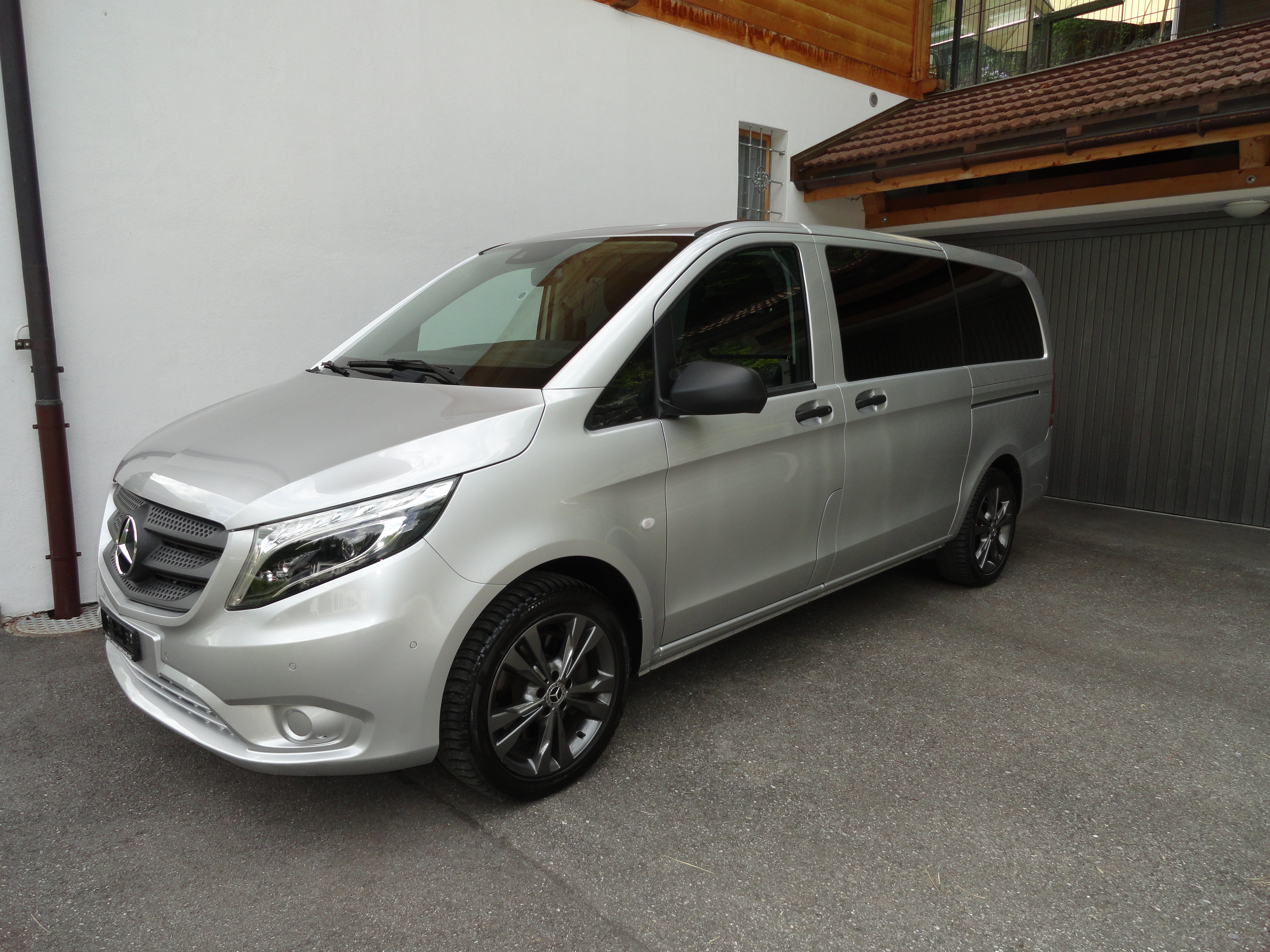 MERCEDES-BENZ Vito 116 BlueTec Tourer Select L 4Matic 7G-Tronic