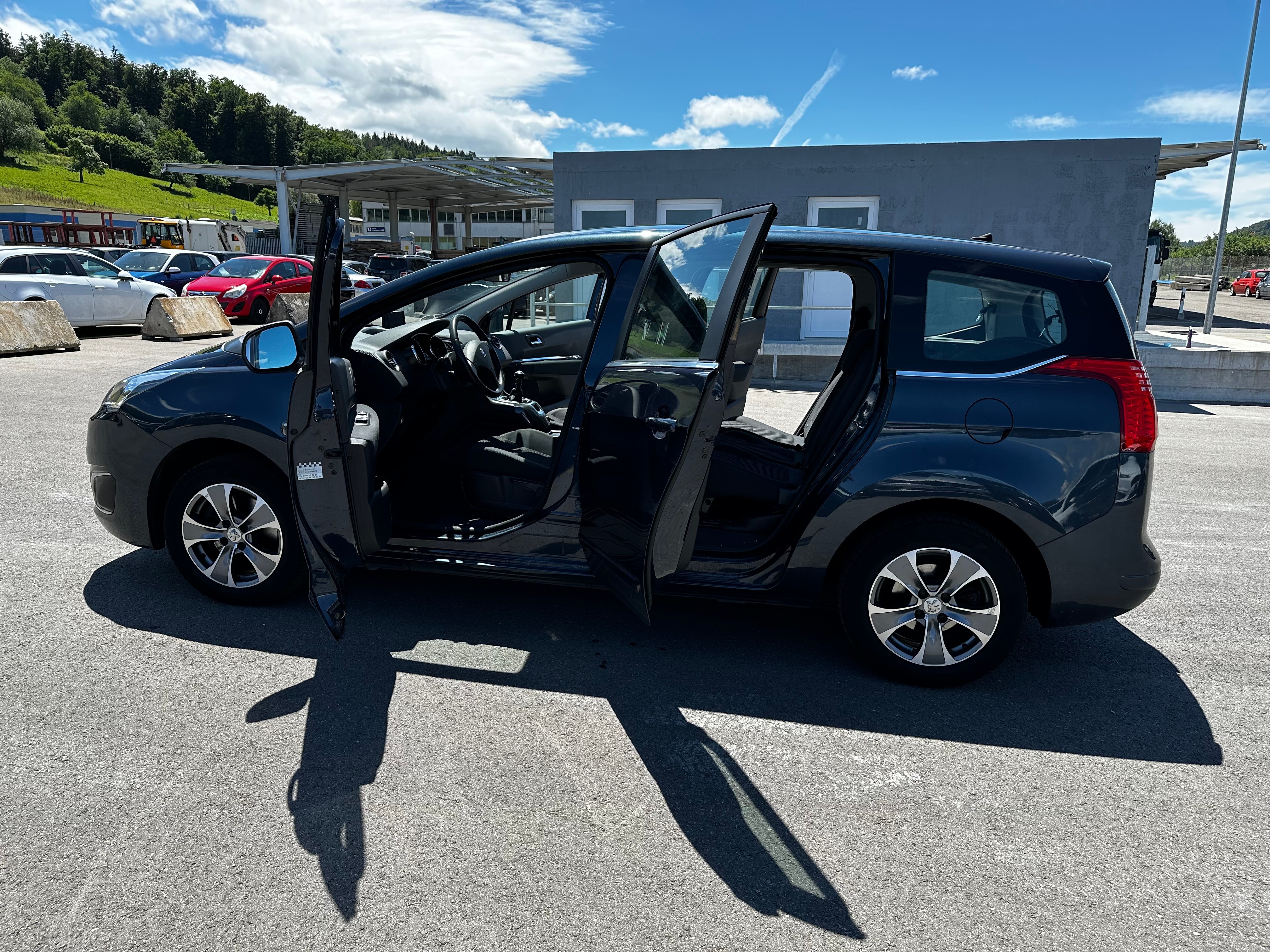 PEUGEOT 5008 1.2 Pure Tech Active