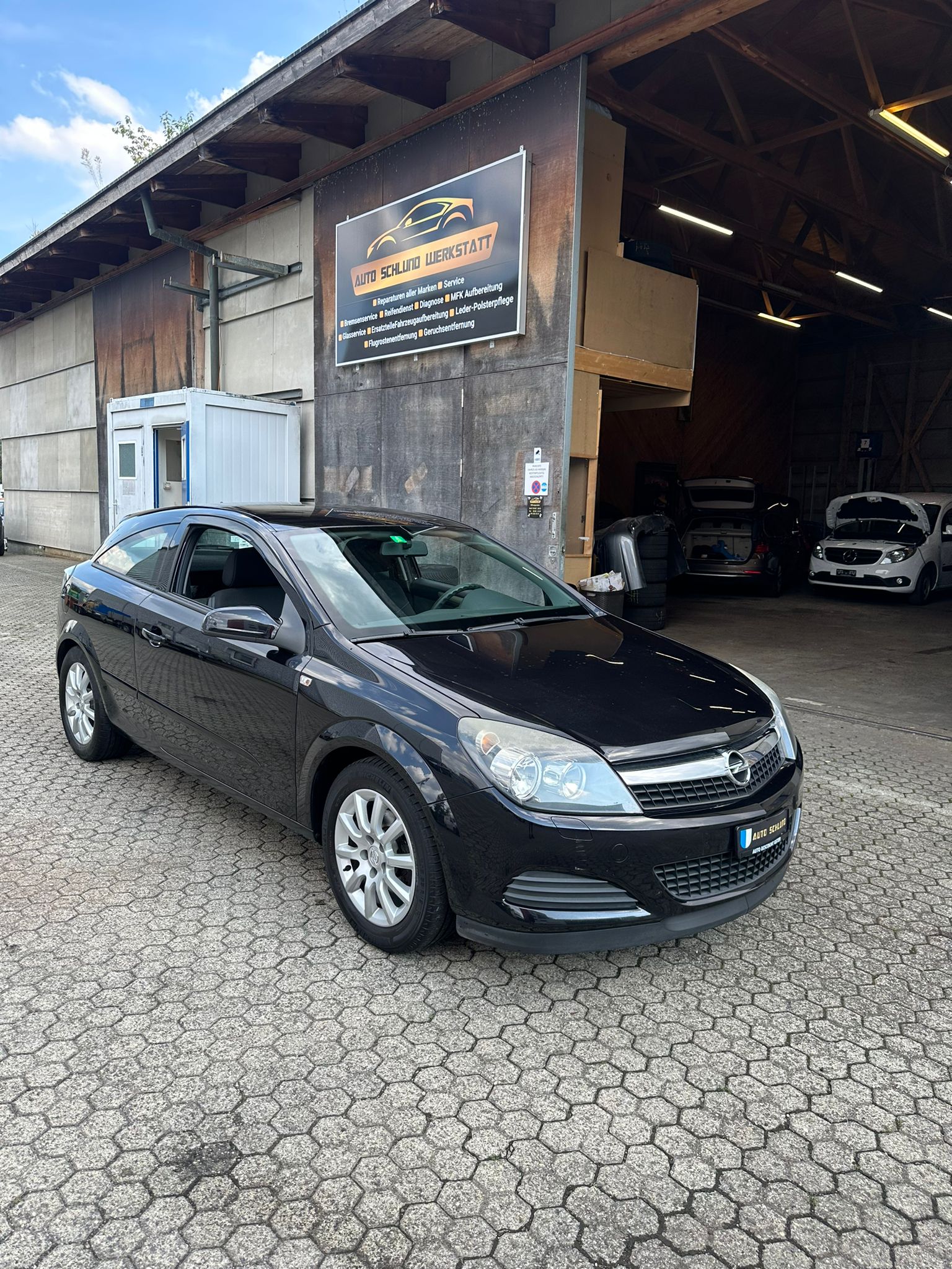 OPEL Astra GTC 1.6i 16V Edition