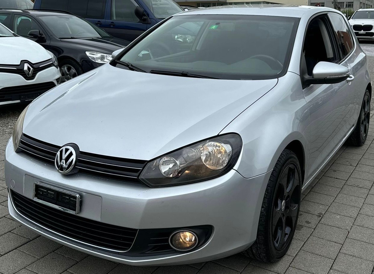 VW Golf 2.0 TDI Comfortline (ALCANTARA, MFK 06.2023, BO5)