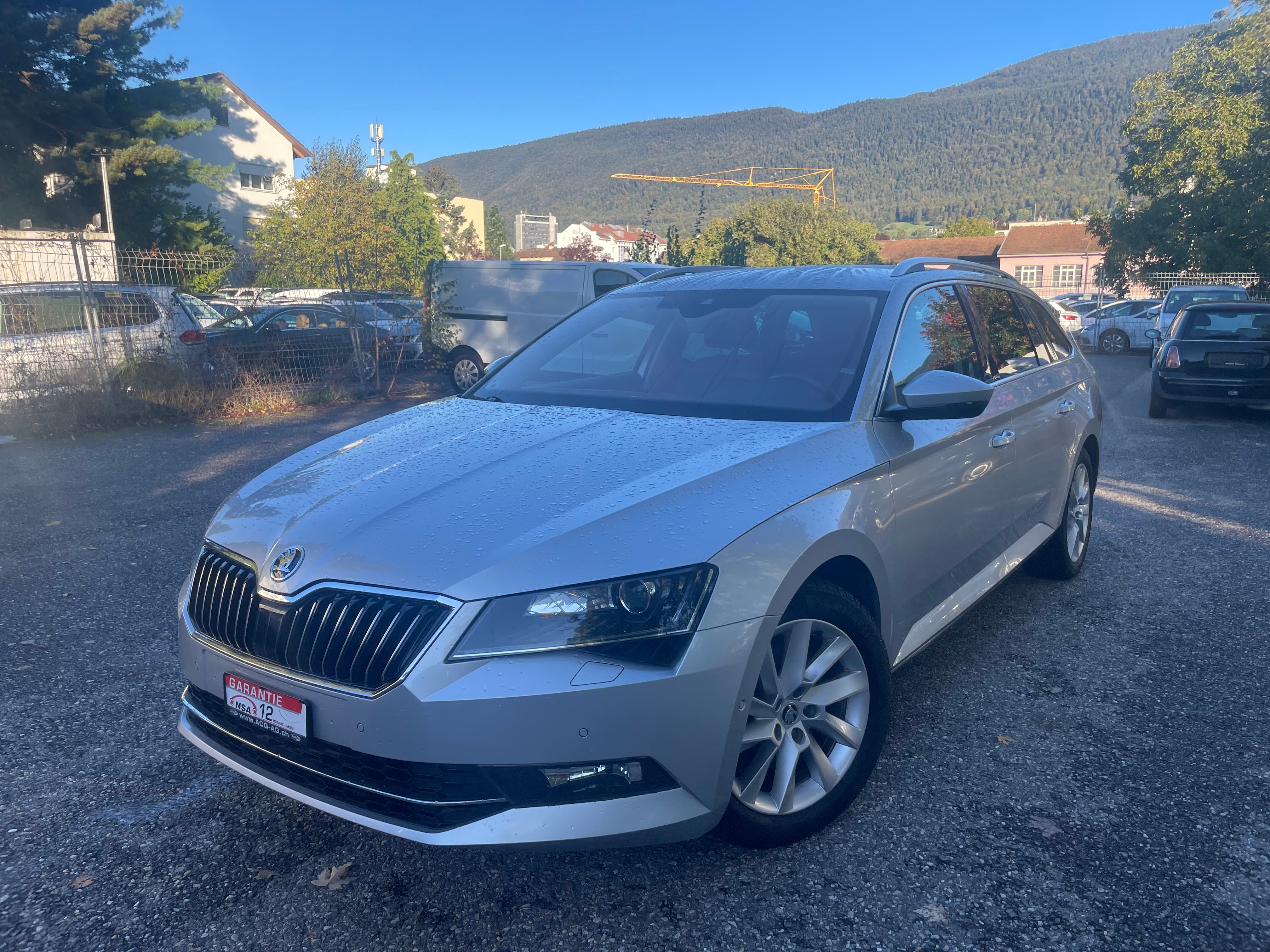 SKODA Superb Combi 2.0 TDi Style 4x4 DSG CH-Fahrzeug * Voll-Leder * Navigation * Xenon * PDC V&H * Rüchfahrkamera * Frisch Ab MF