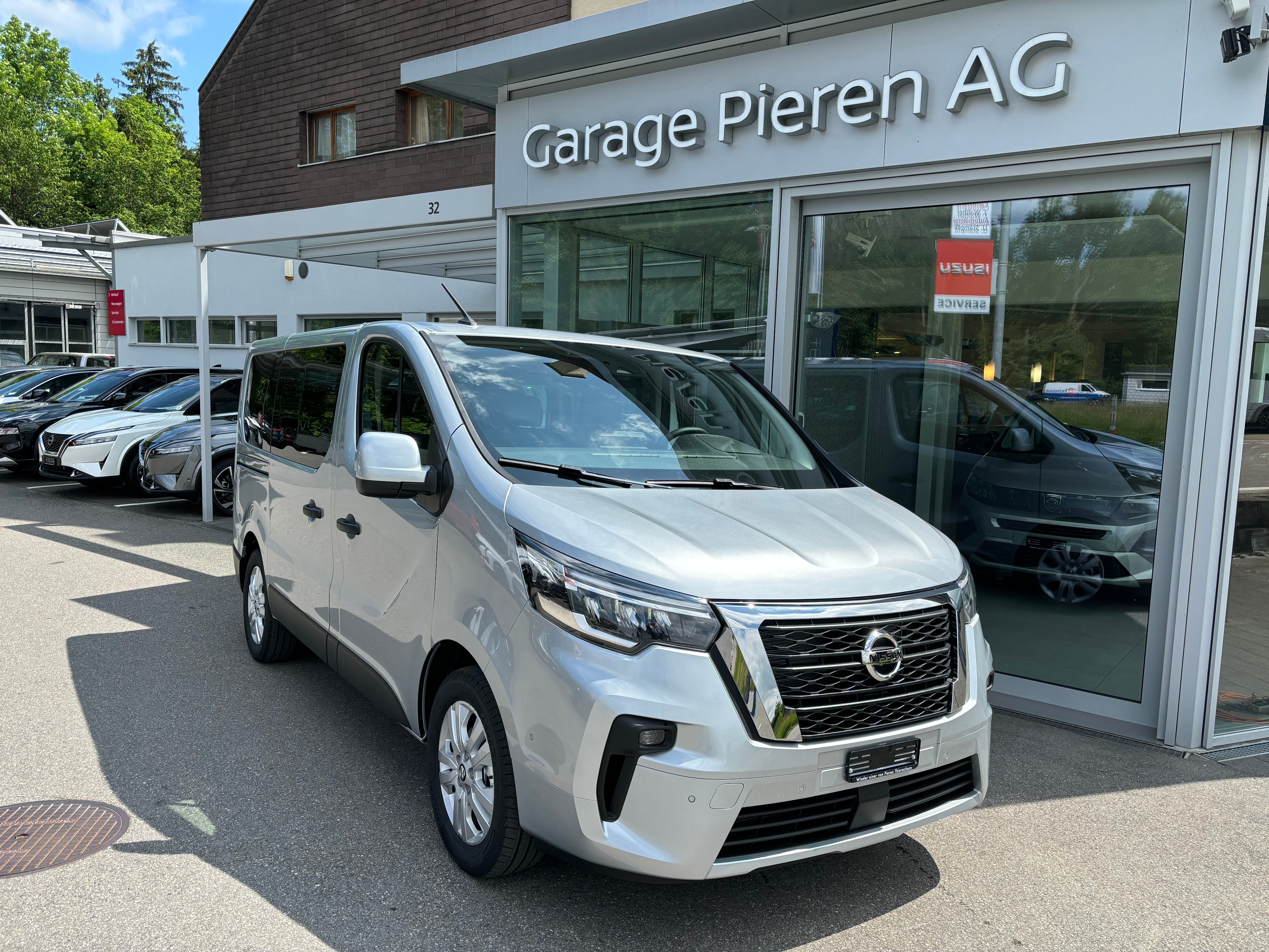 NISSAN Primastar 150 2.8L1H1 Tekna 9 Plätze