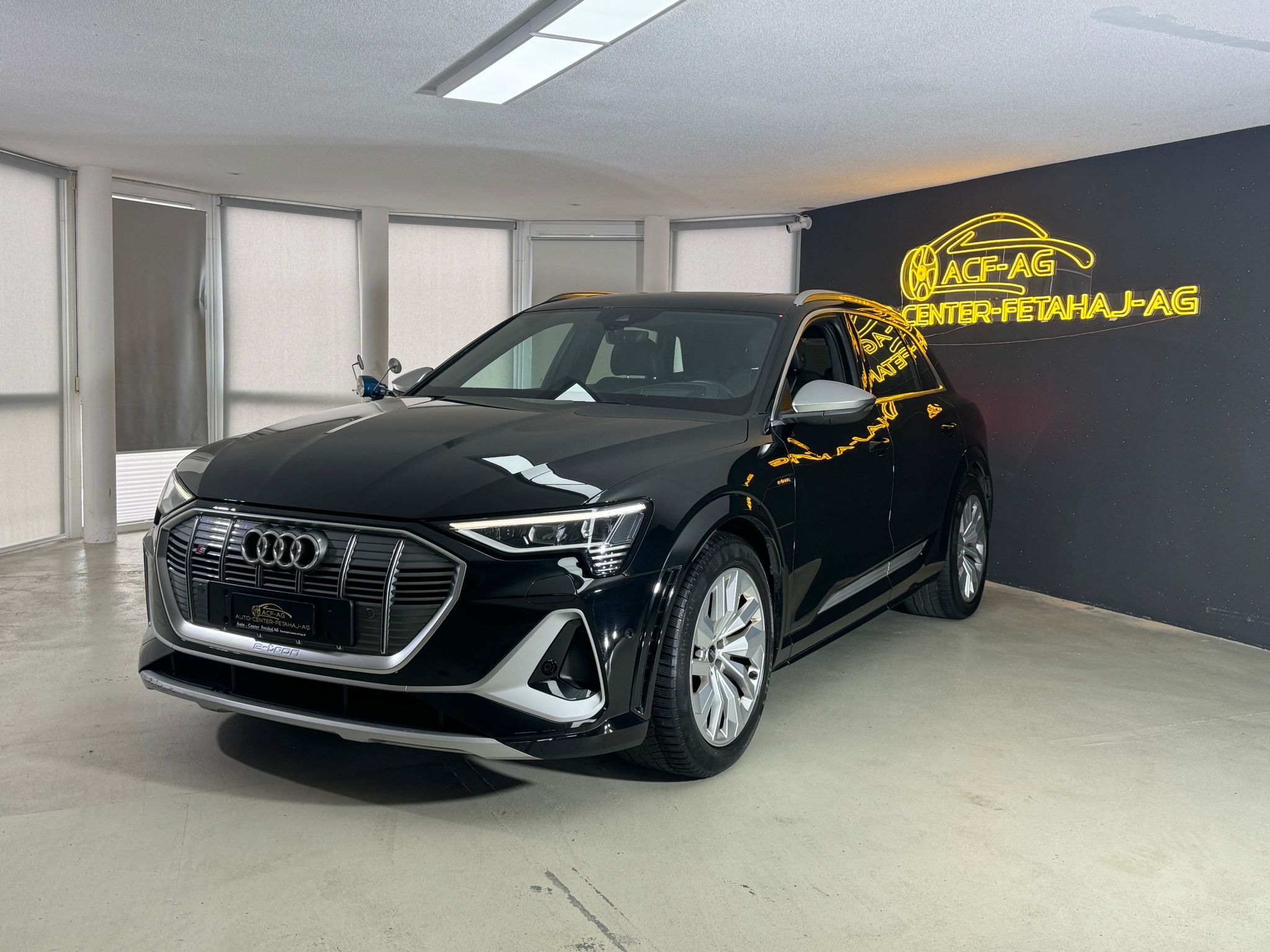 AUDI e-tron S quattro