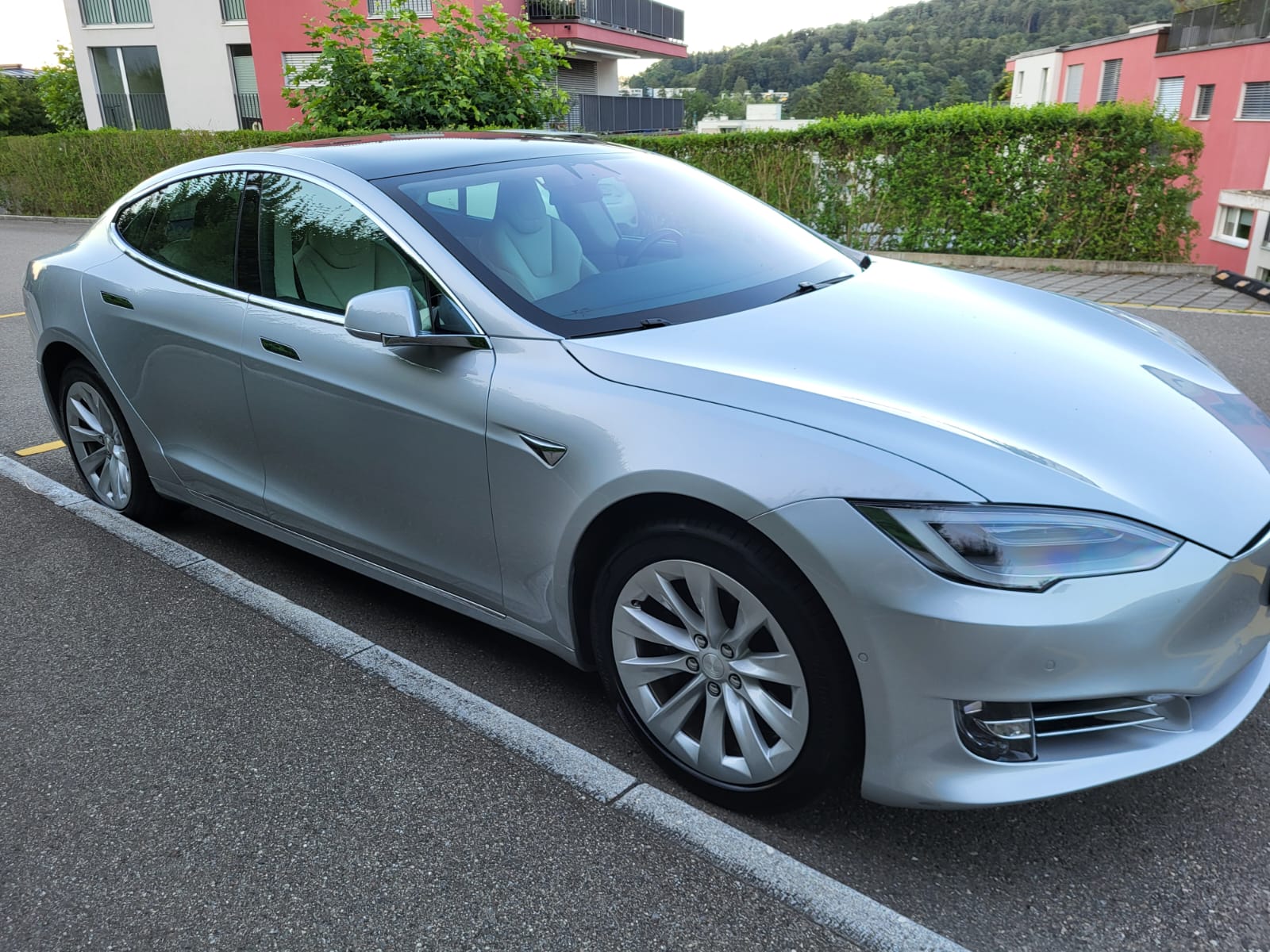 TESLA Model S 100 D