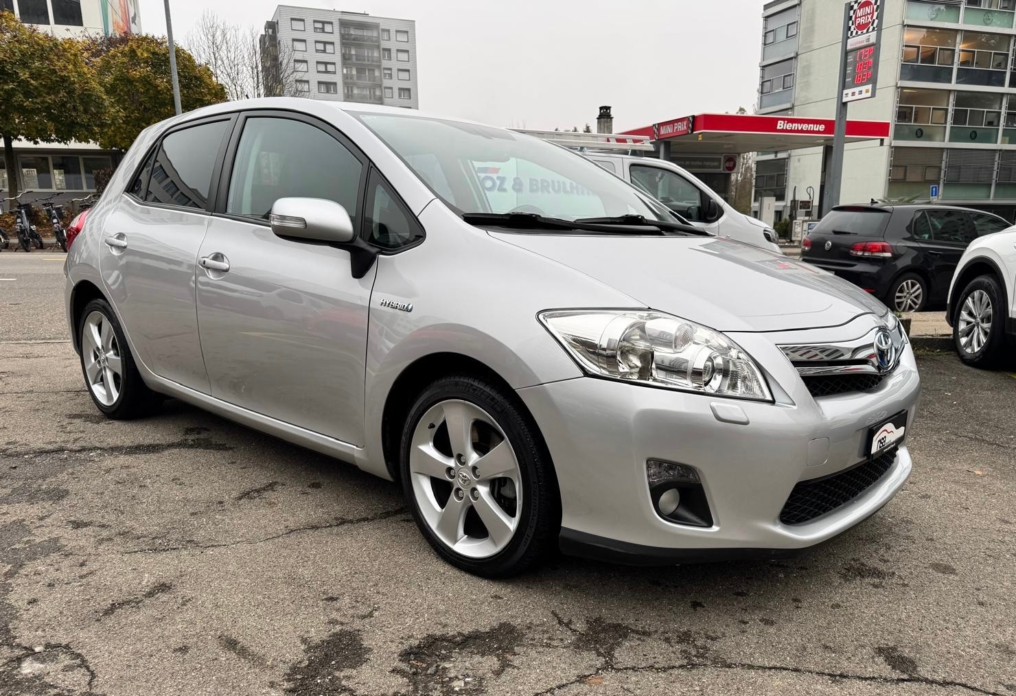 TOYOTA Auris 1.8 16V HSD Linea Sol Premium