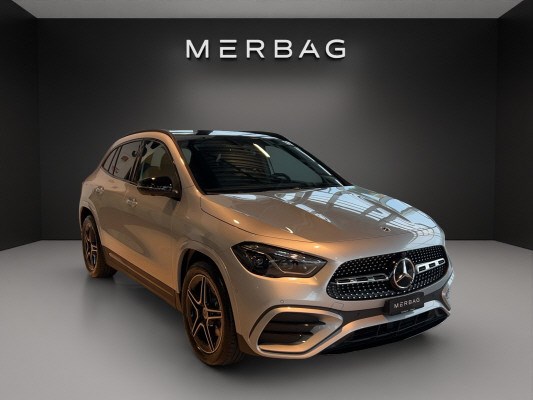 MERCEDES-BENZ GLA 200 7G-DCT