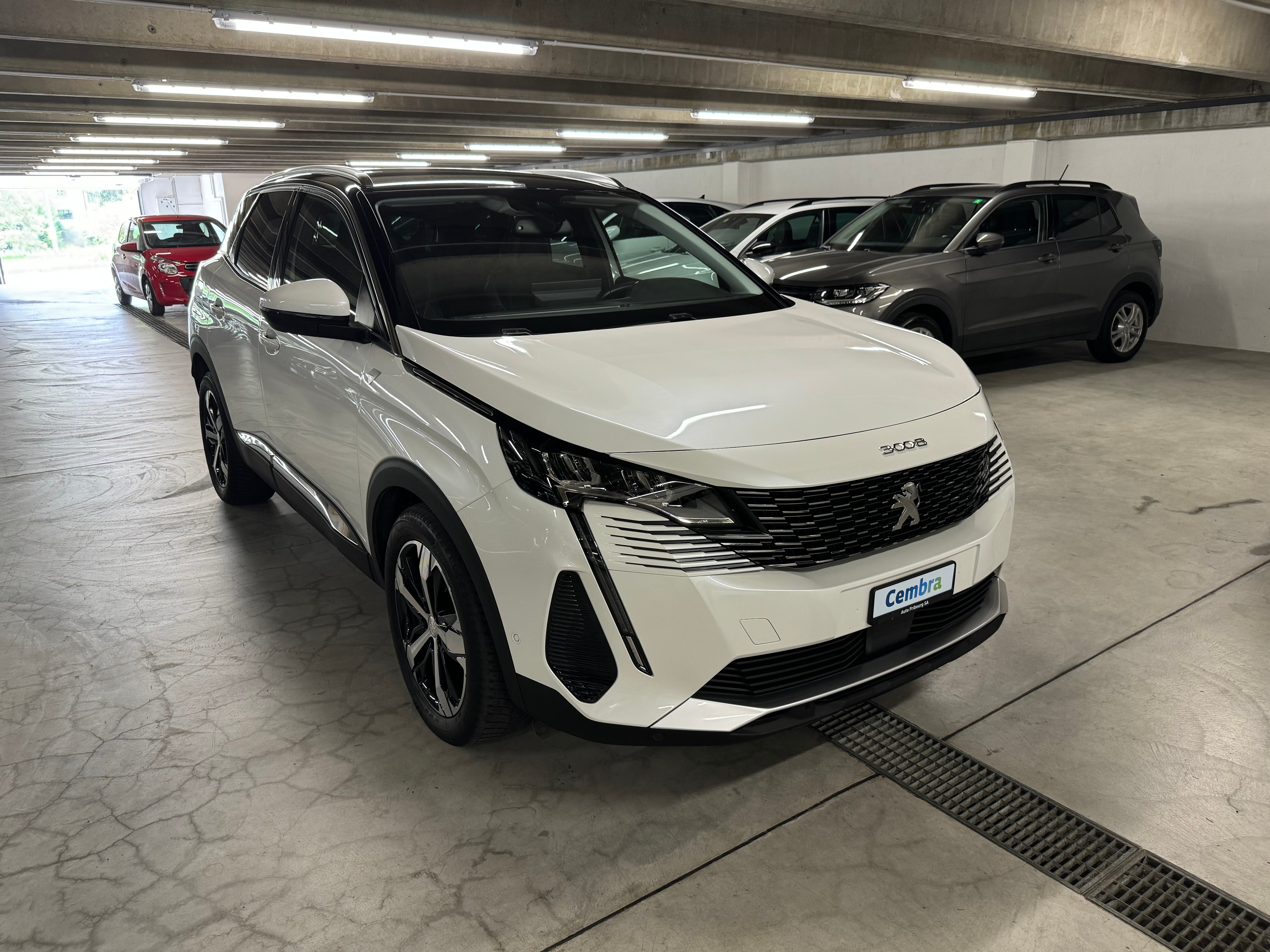 PEUGEOT 3008 1.2 PureTech Road Trip EAT8