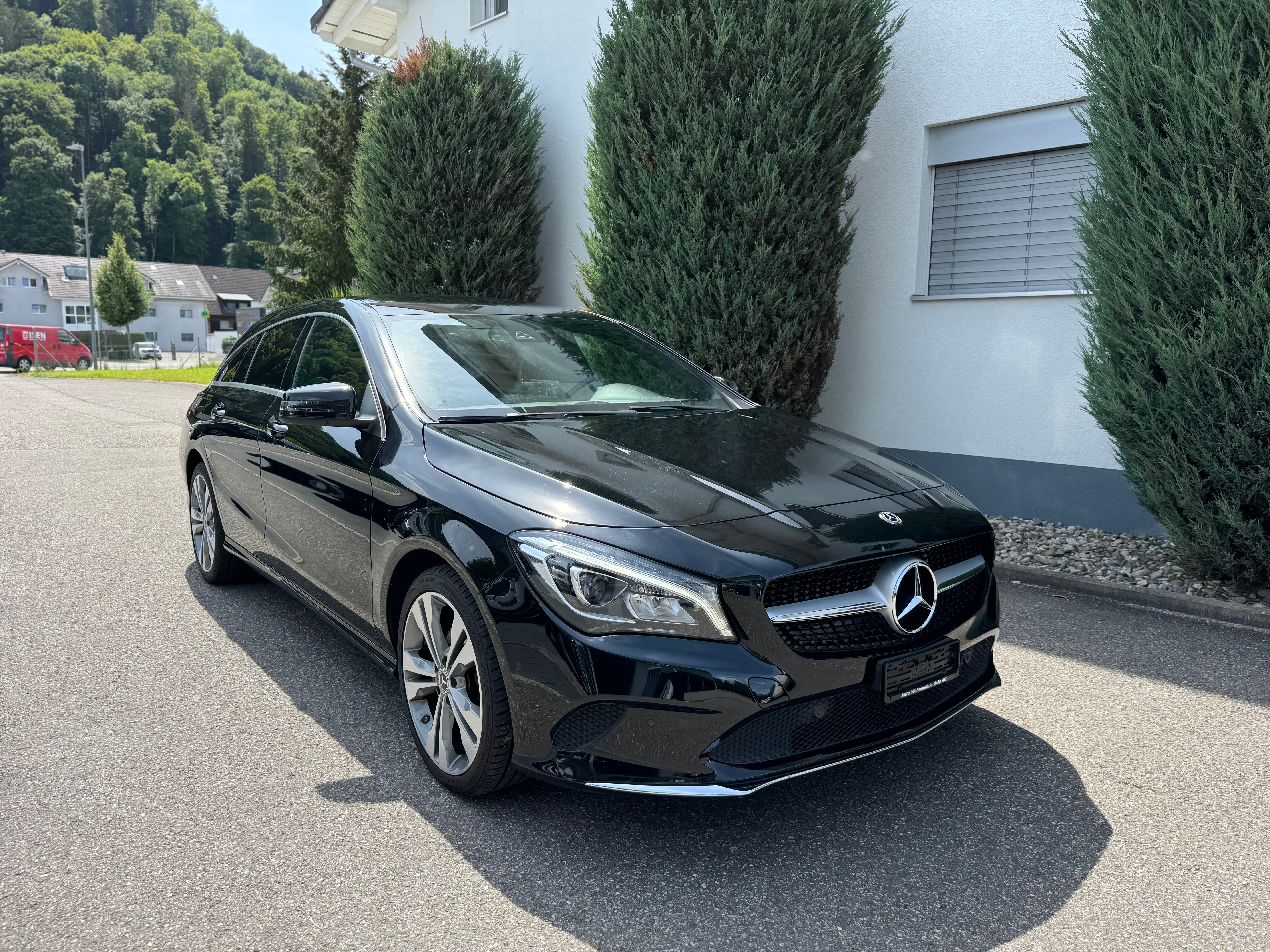 MERCEDES-BENZ CLA Shooting Brake 180 Urban