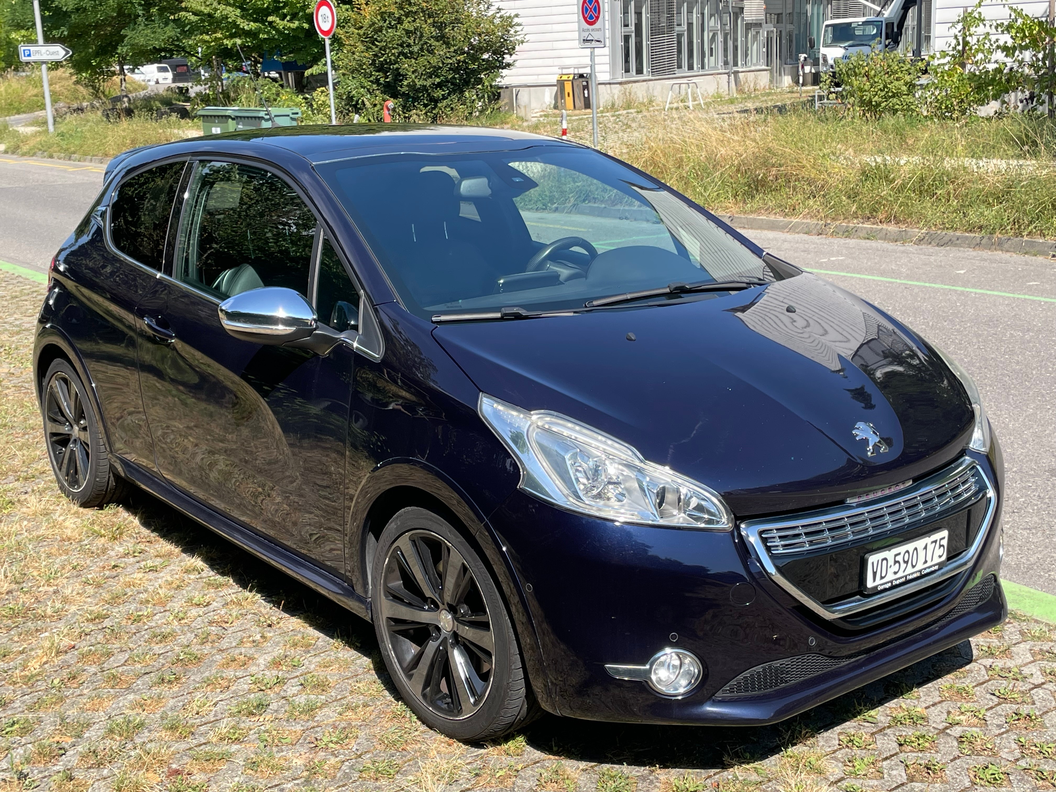 PEUGEOT 208 1.6 Turbo XY