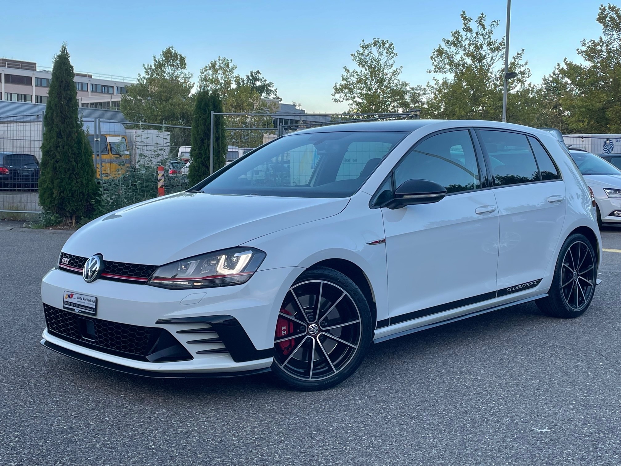 VW Golf 2.0 TSI GTI Clubsport DSG L-Performace Auspuff / Maxton Diffusor / Sternenhimmel