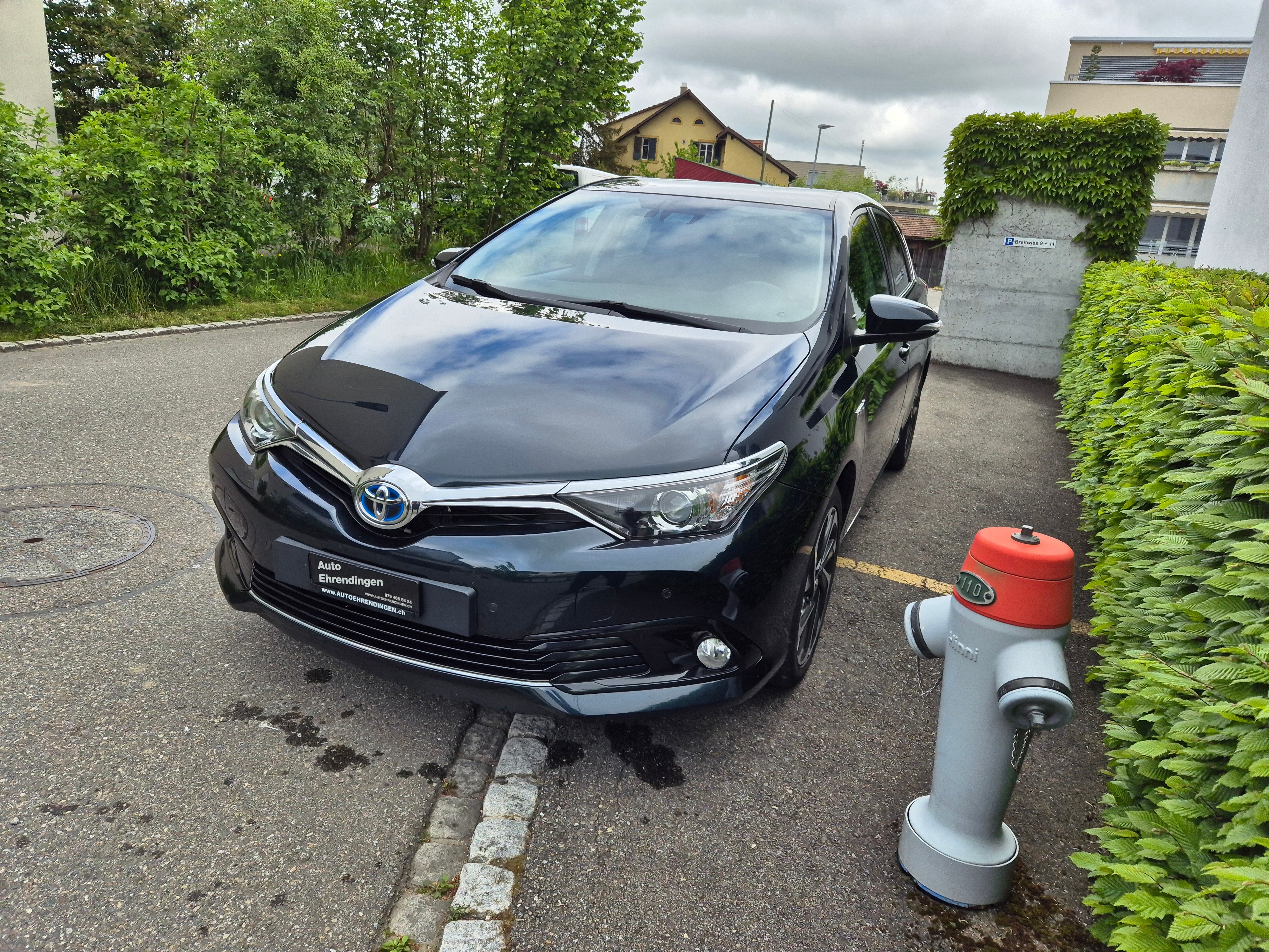 TOYOTA Auris 1.8 HSD Trend e-CVT