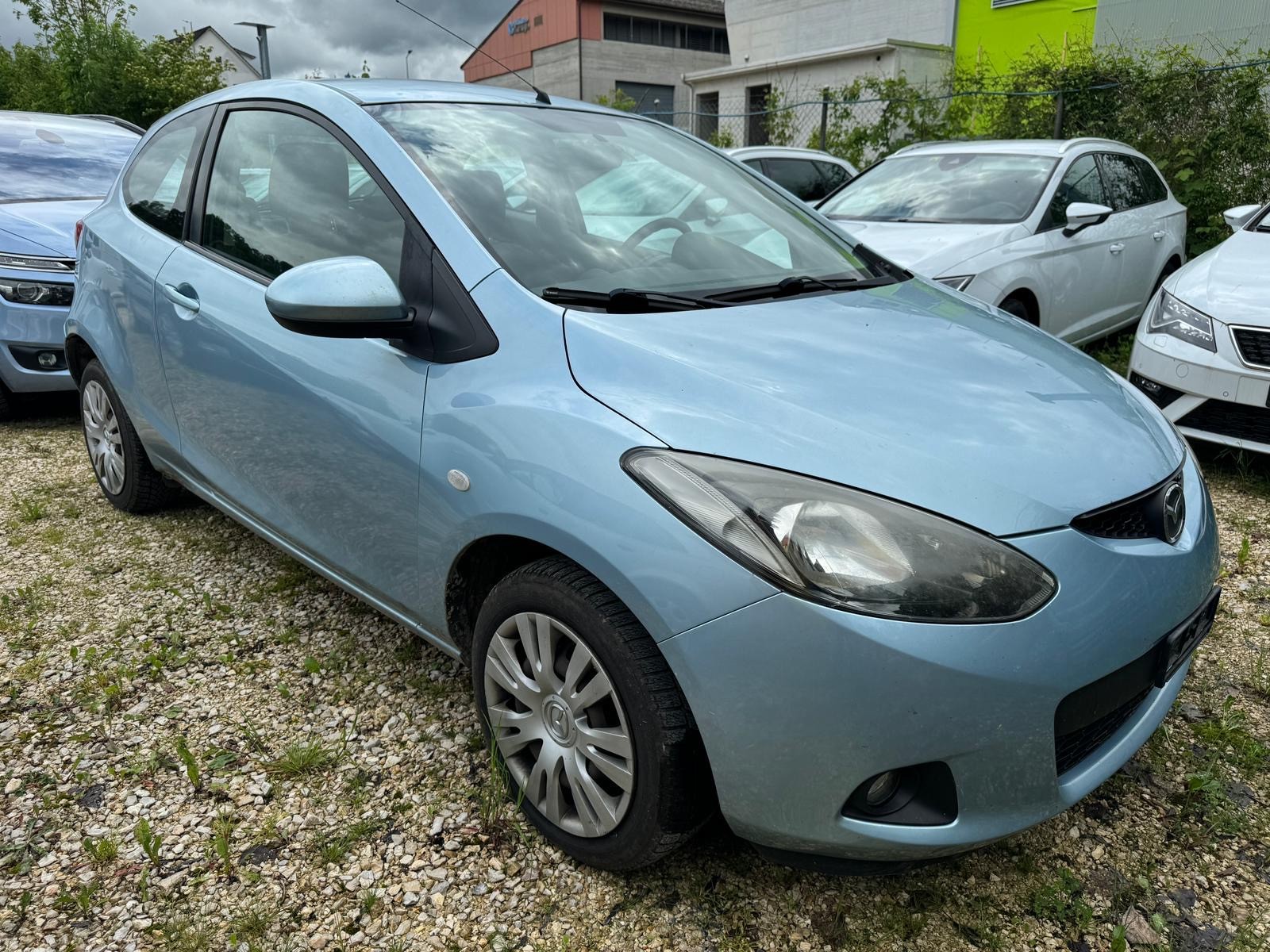 MAZDA 2