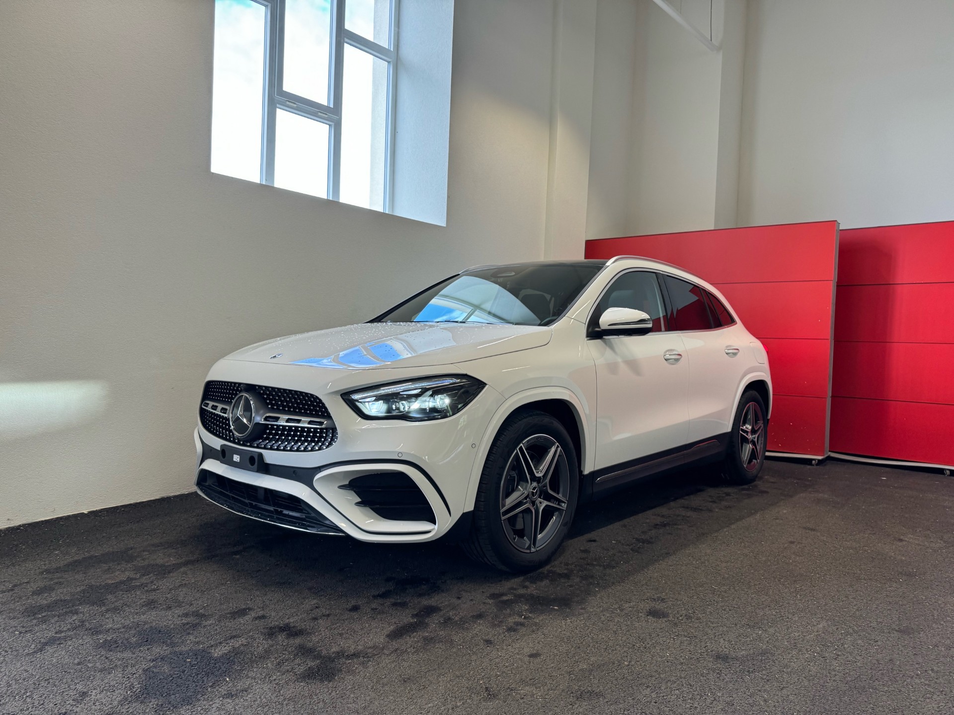 MERCEDES-BENZ GLA 250 4Matic 8G-DCT