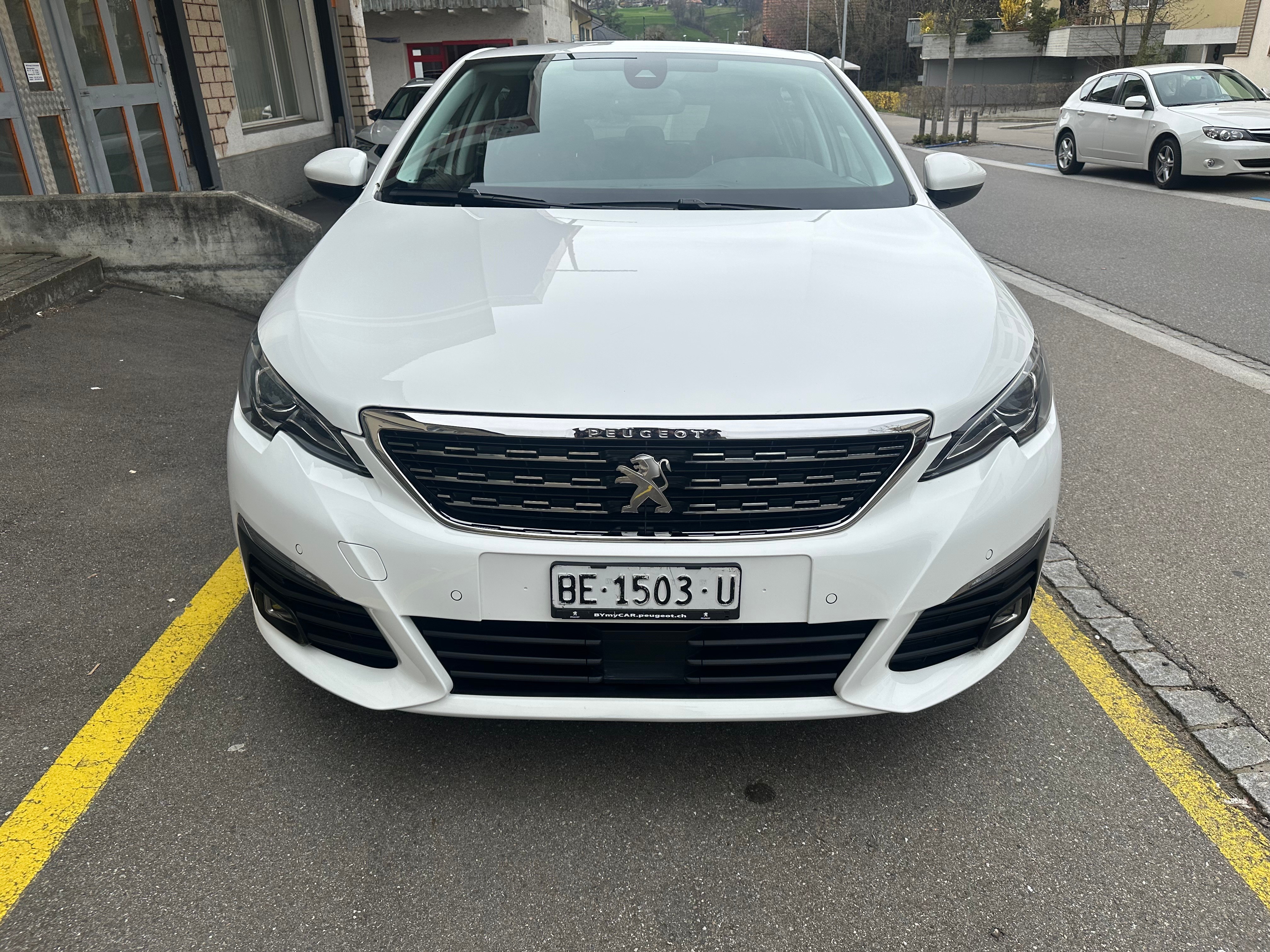 PEUGEOT 308 1.2 Pure Tech Allure EAT6