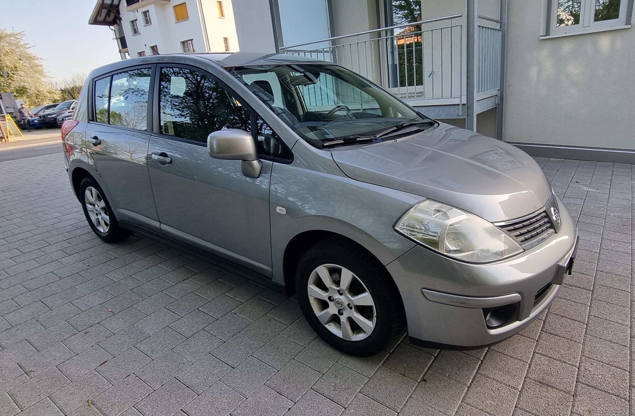 NISSAN Tiida 1.6 acenta