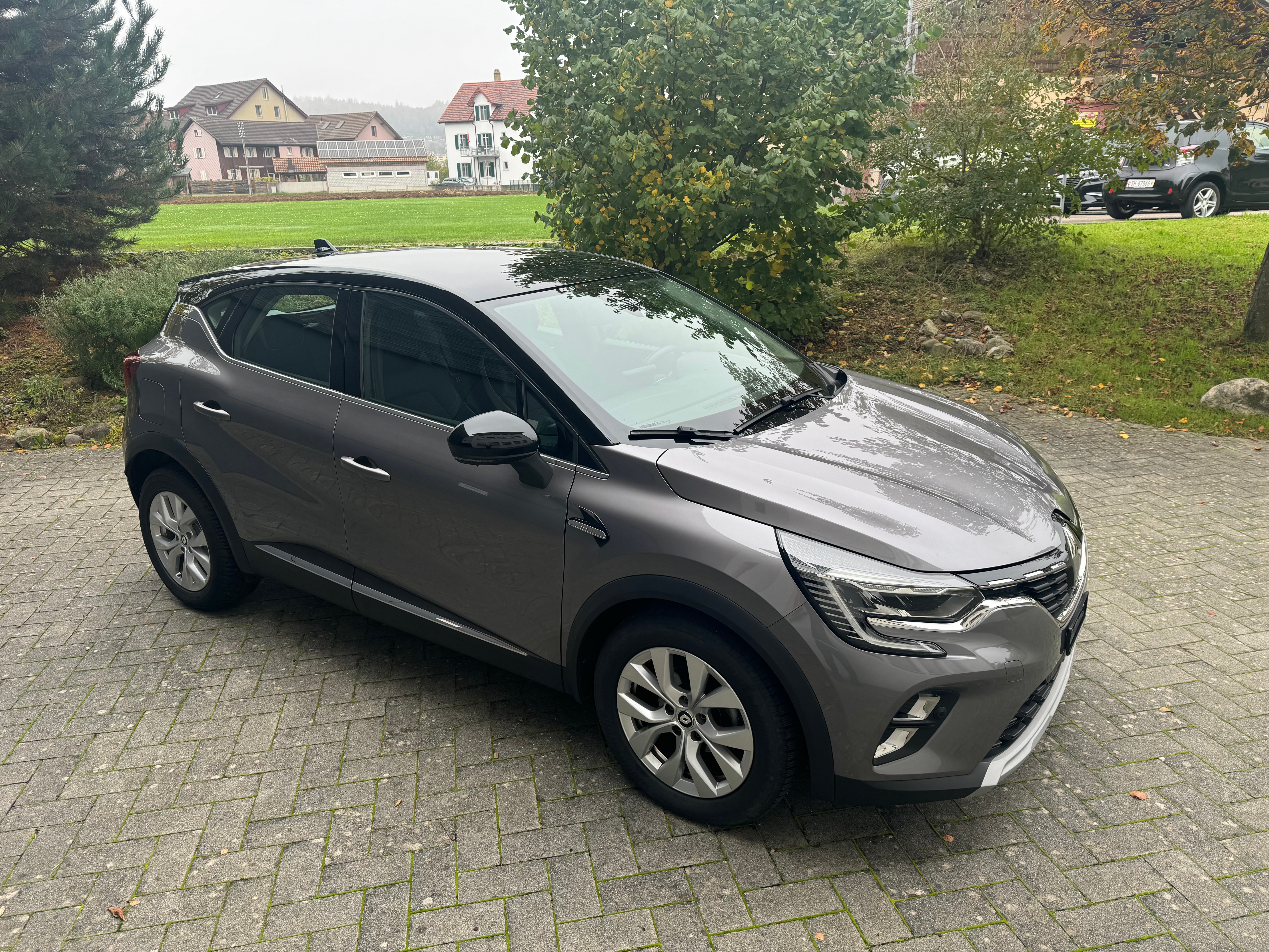 RENAULT Captur 1.3 TCe EDC Intens EDC