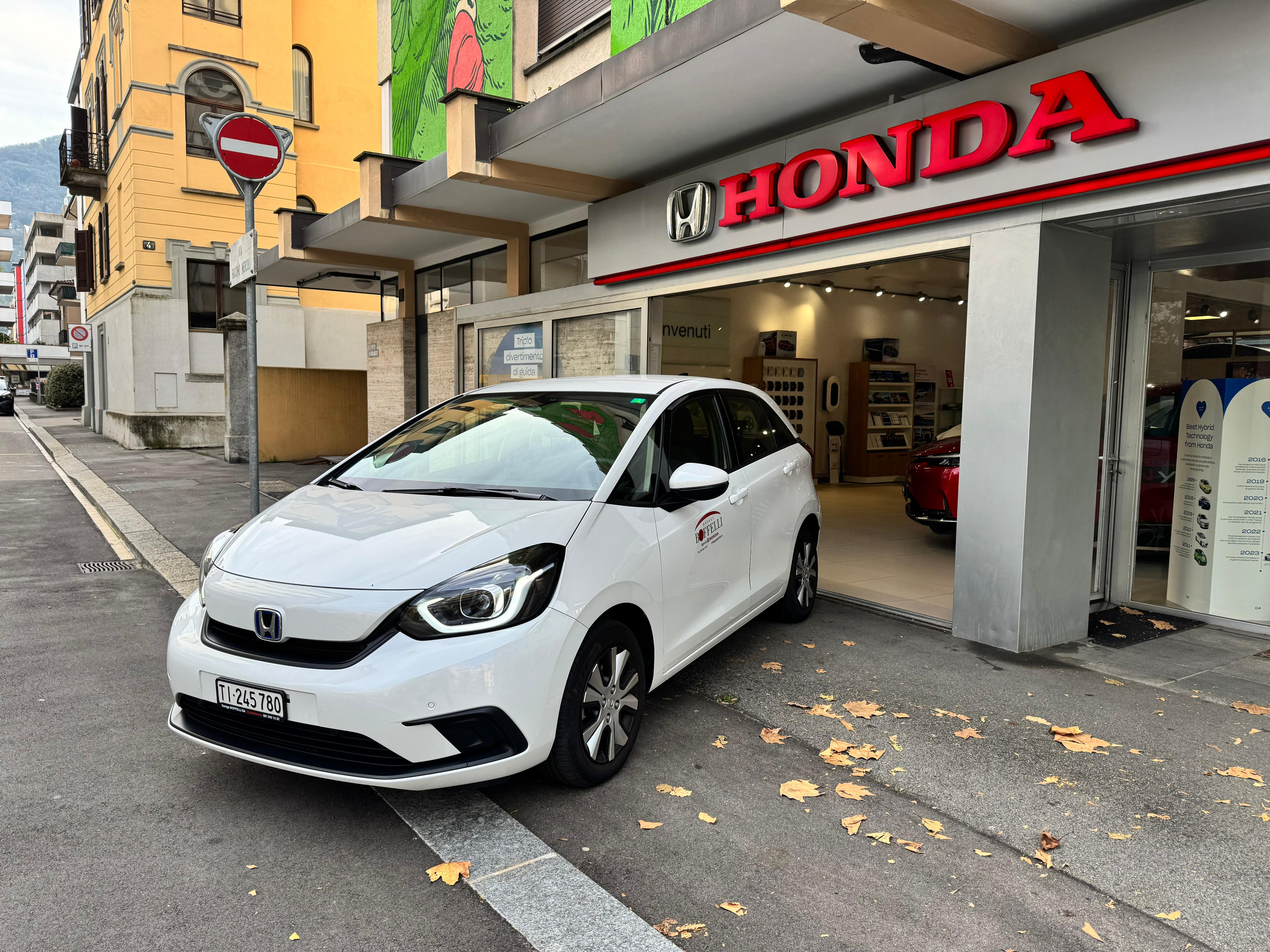 HONDA Jazz 1.5i-MMD Elegance E-CVT