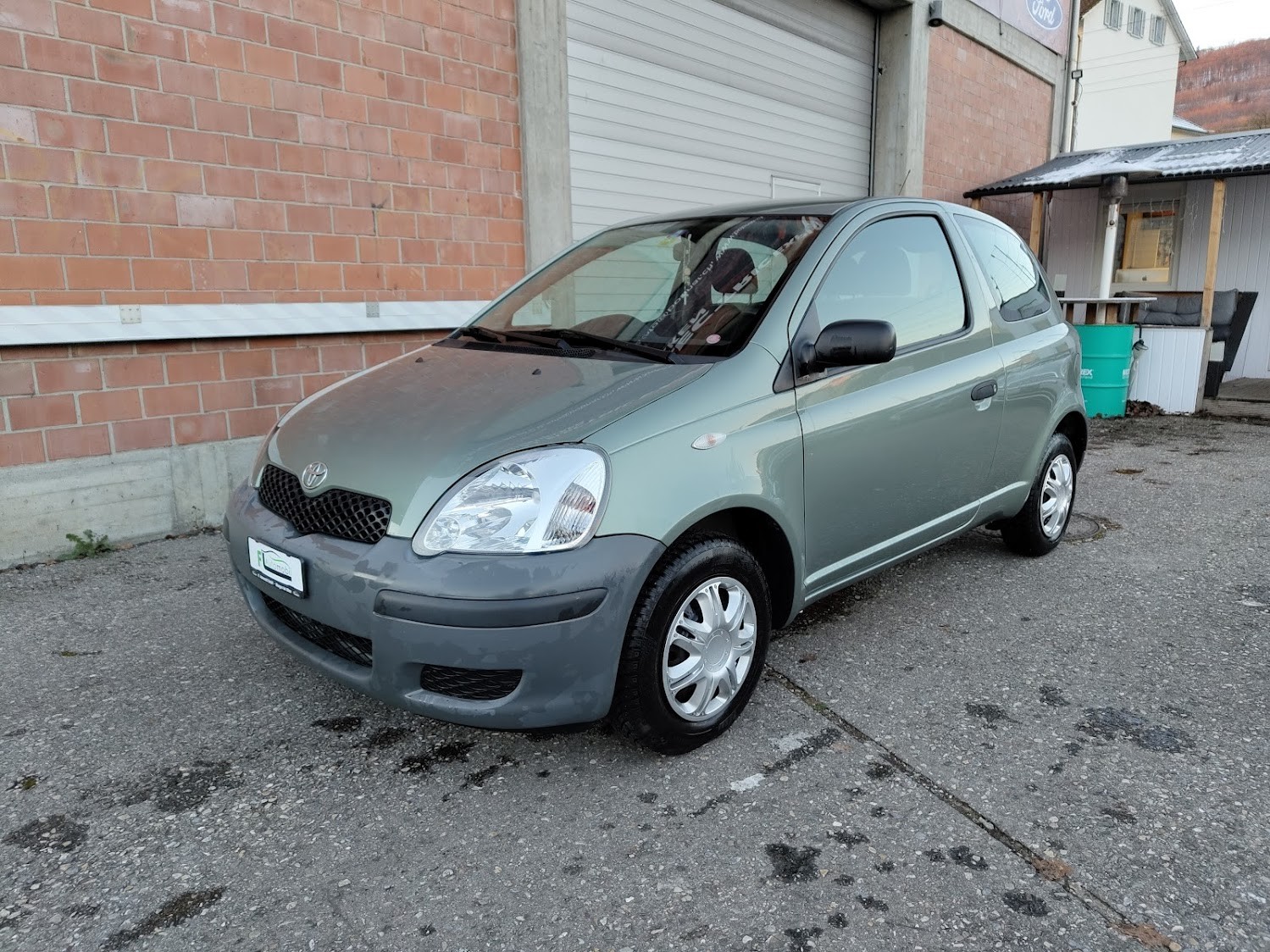 TOYOTA Yaris 1.0 Linea Sol