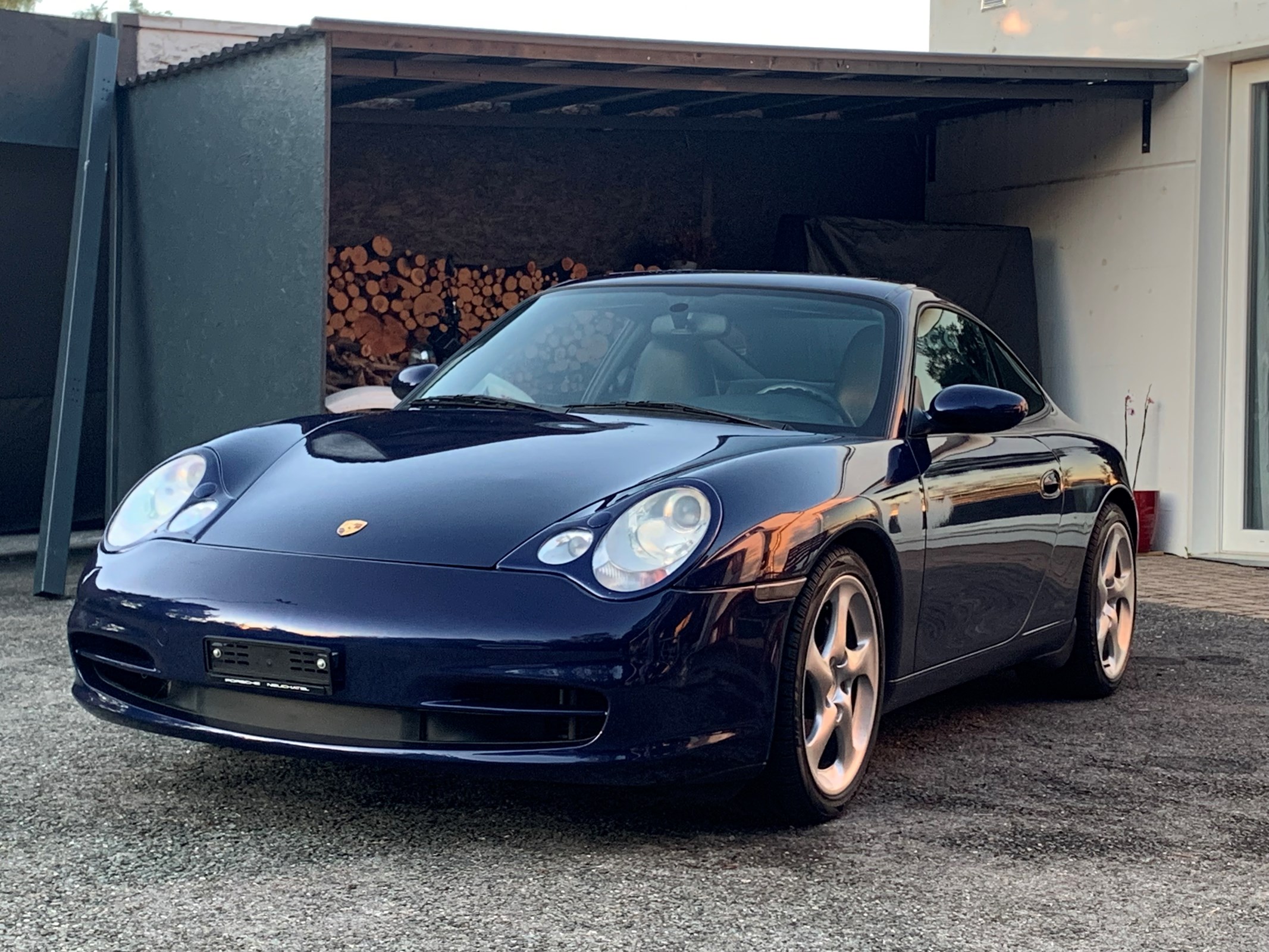 PORSCHE 911 Carrera 4