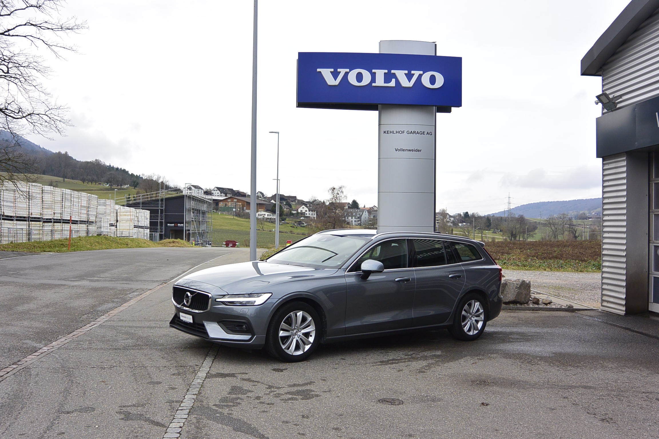 VOLVO V60 B4 D MHD Momentum