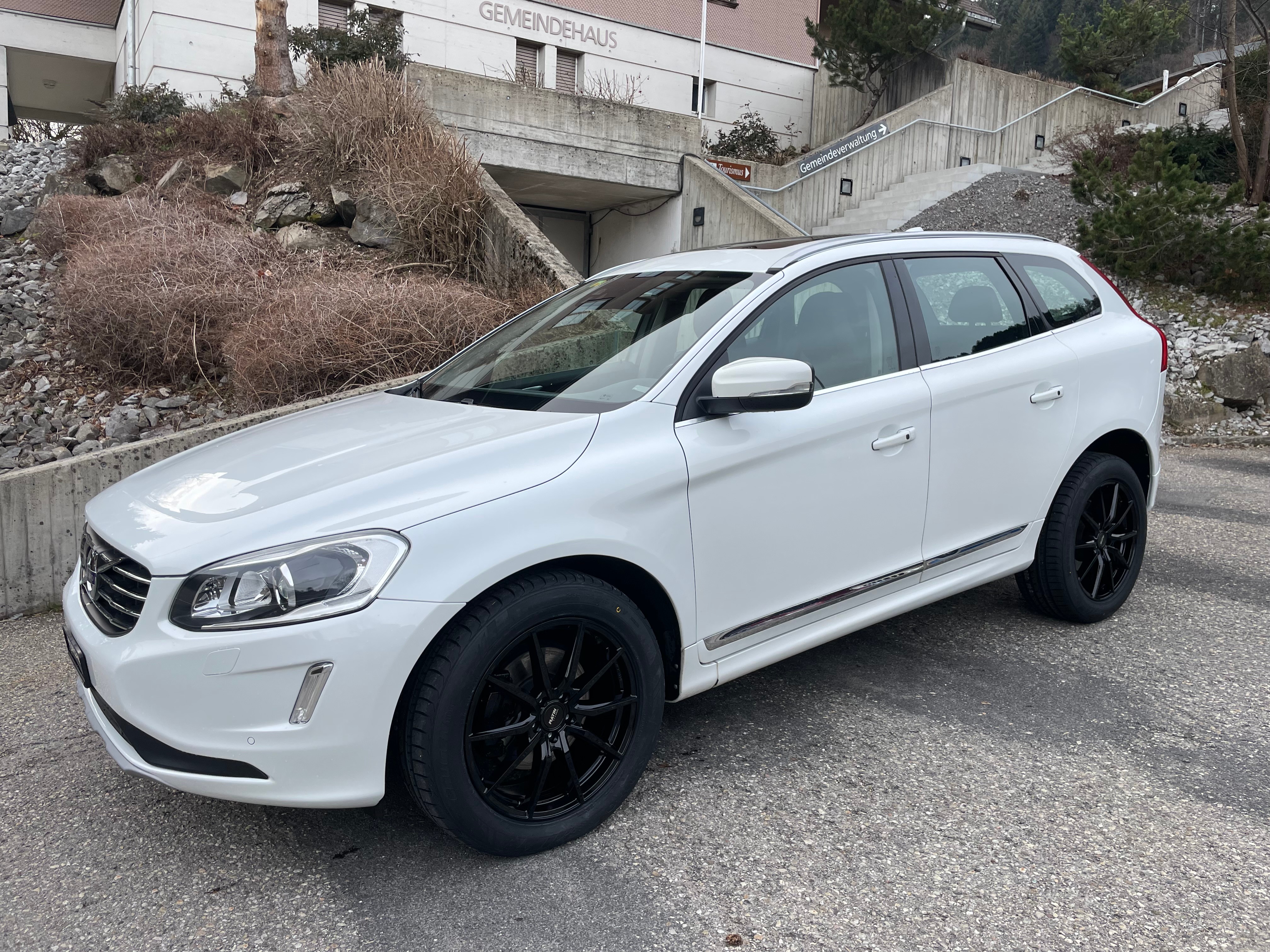 VOLVO XC60 D5 AWD Summum Geartronic