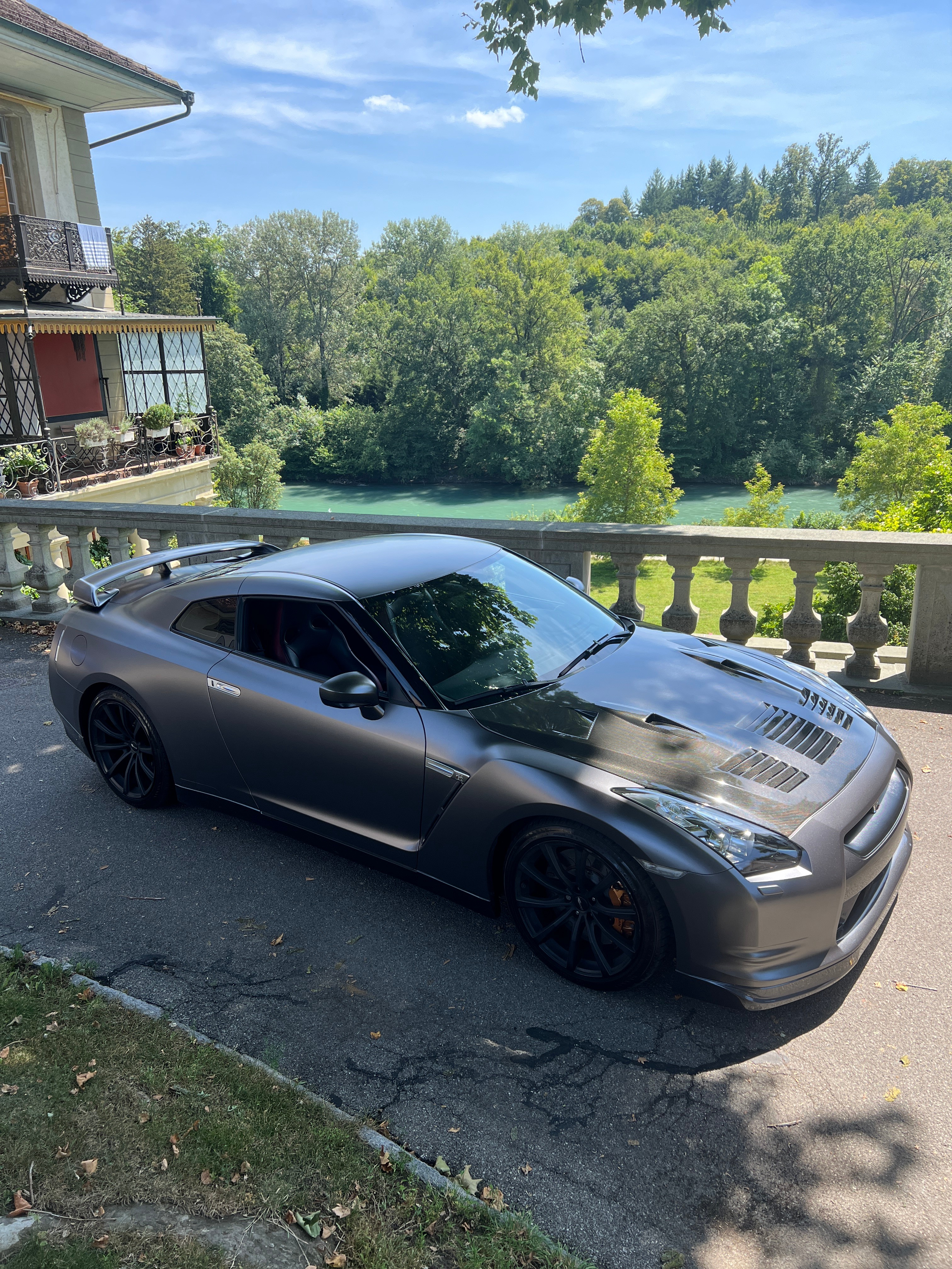 NISSAN GT-R