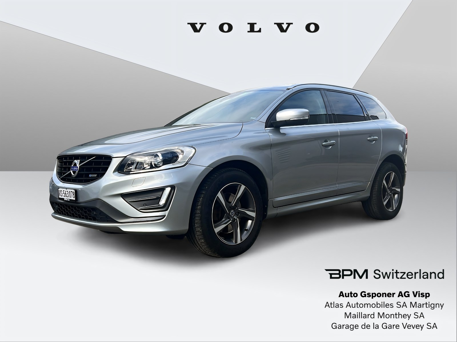 VOLVO XC60 2.4 D4 Momentum R-Design AWD