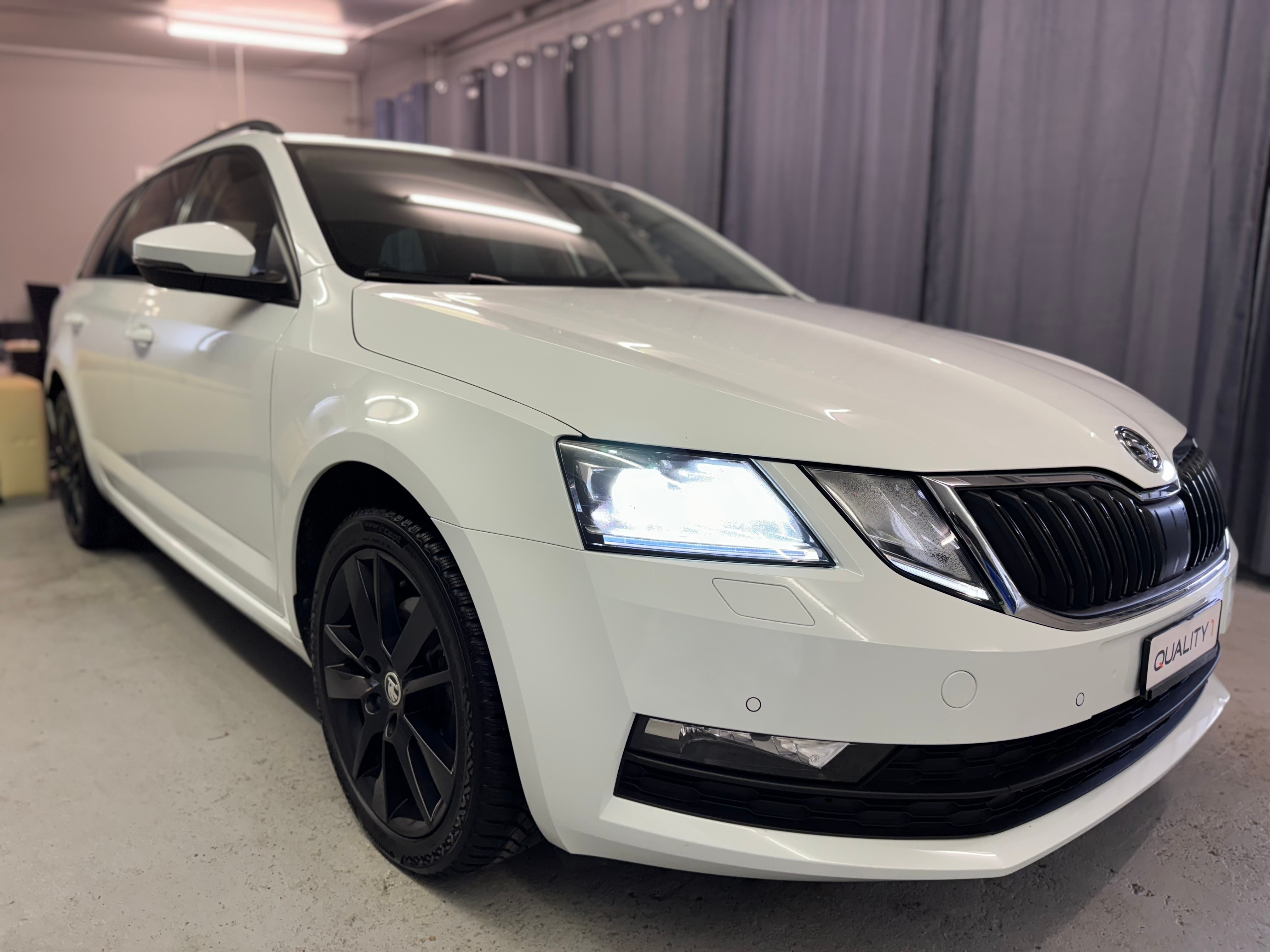 SKODA Octavia Combi 2.0 TDI Style 4x4 DSG