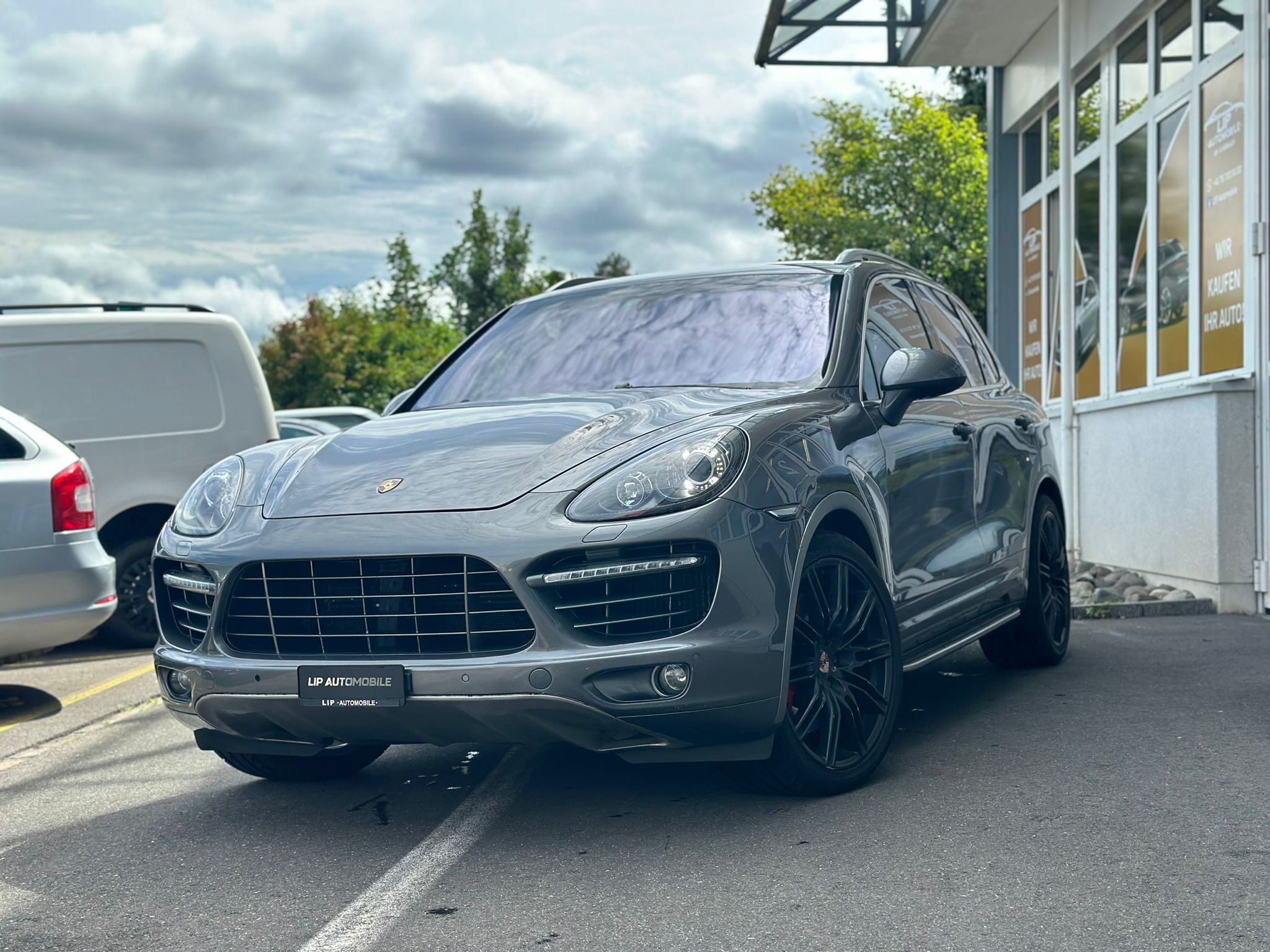 PORSCHE Cayenne Turbo