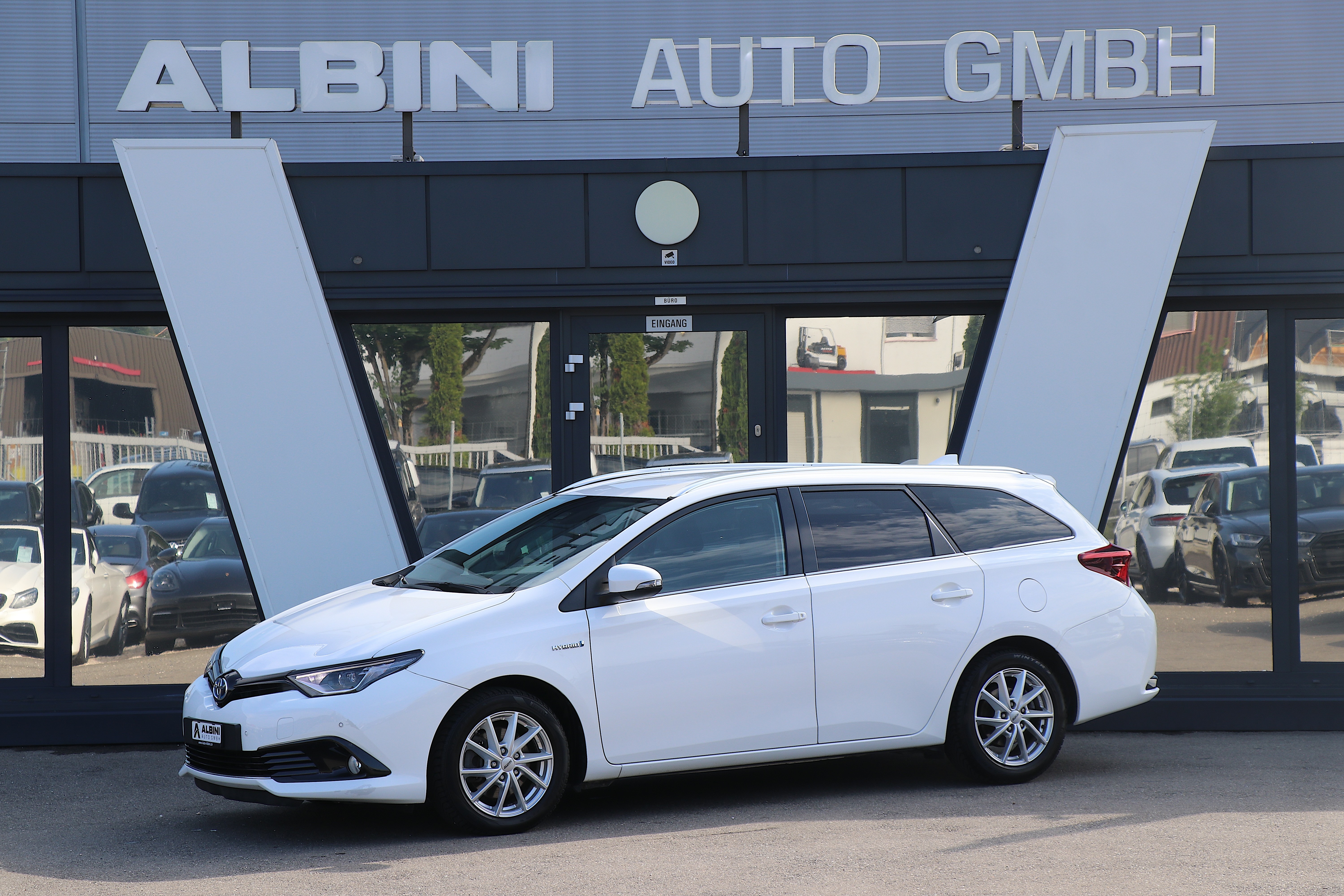 TOYOTA Auris Touring Sports 1.8 HSD Trend e-CVT