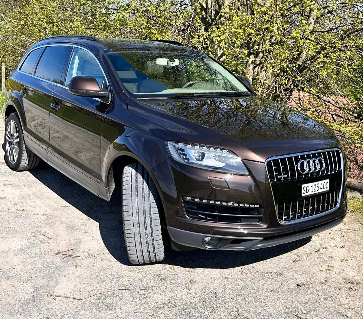 AUDI Q7 6 Plätzer mit Anhängerkupplung bis 3200kg,Panoramadach.Leder,Standheizung und Audi Telefon ink.