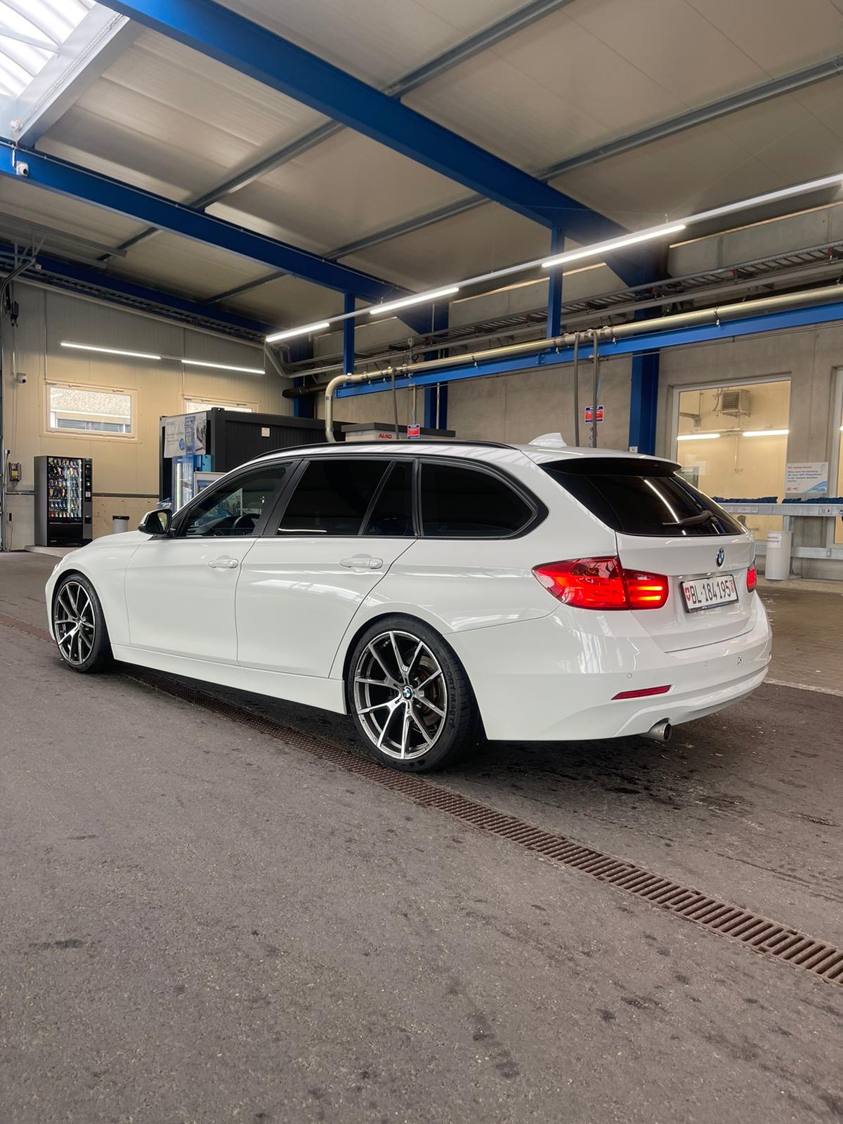 BMW 320d xDrive Touring Steptronic